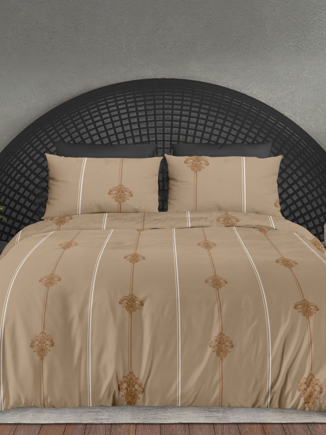 

Ariana Cream-Coloured Ethnic Motifs 600 TC Cotton King Bedsheet Set 2.70 m x 2.70 m