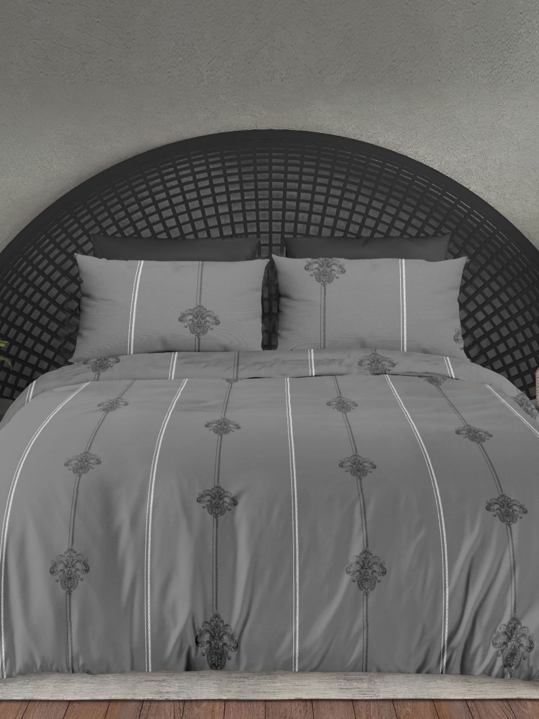 

Ariana Grey & White Ethnic Motifs 600 TC Cotton King Bedsheet Set 2.70 m x 2.70 m