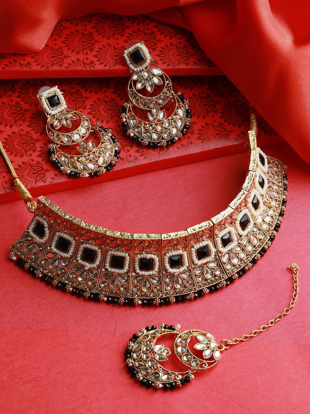 

Jazz and Sizzle Gold-Plated Stone-Studded & Beaded Jewellery Set