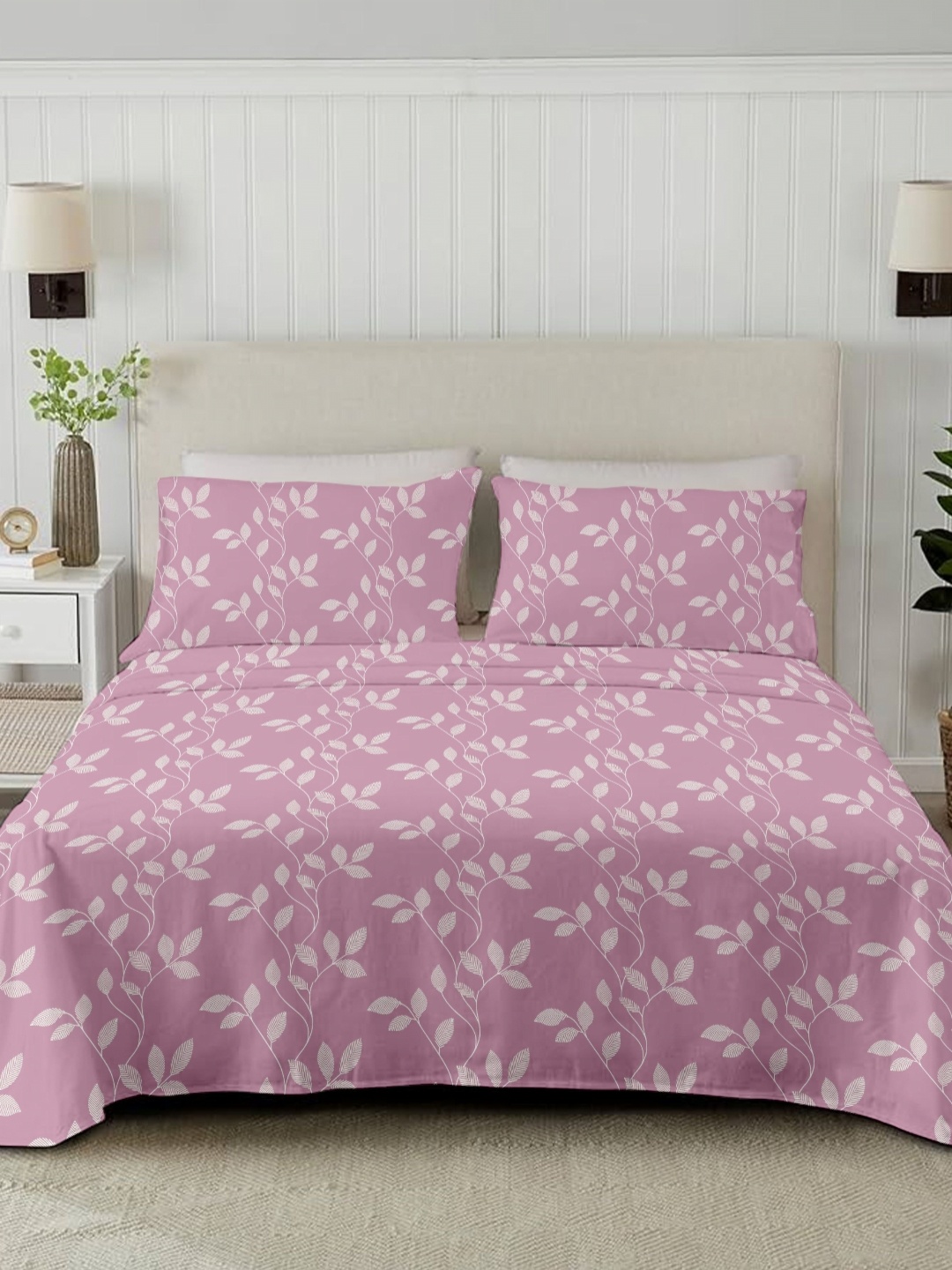 

Ariana Pink & White Floral Printed Cotton 210 TC King Bedsheet Set 2.70 m x 2.70 m