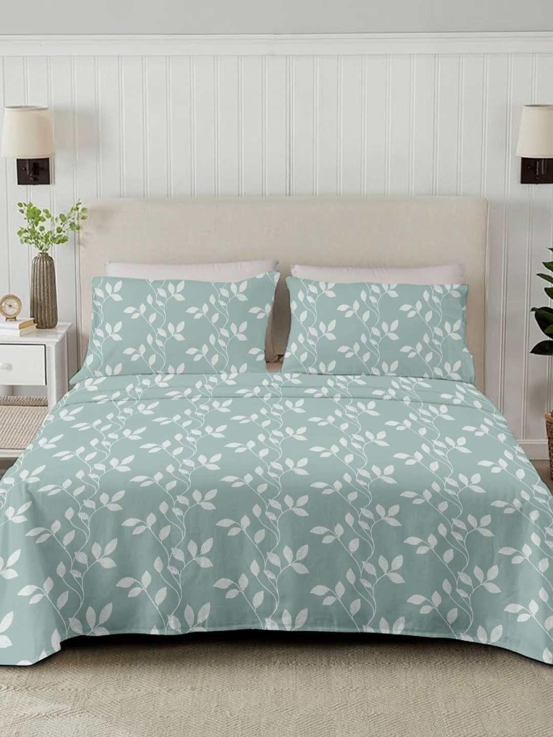 

Ariana Turquoise Blue Floral Printed Cotton 210 TC King Bedsheet Set 2.70 m x 2.25 m