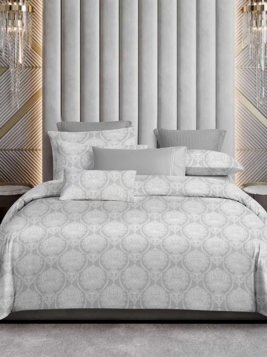 

Ariana Grey & White Printed Cotton 400 TC King Bedsheet Set 2.70 m x 2.70 m