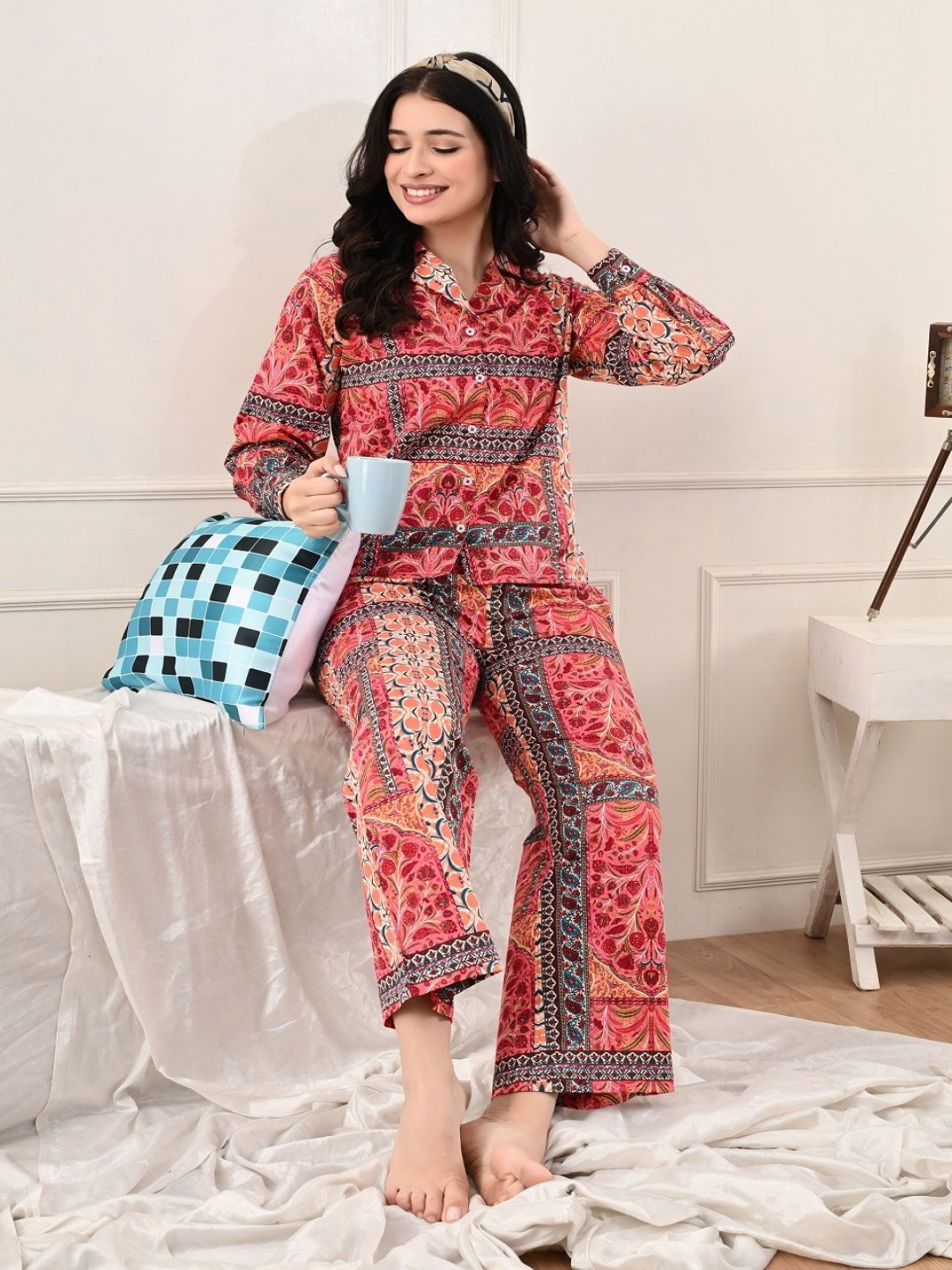 

Unifringe Women Ethnic Motifs Printed Lapel Collar Night suit, Maroon