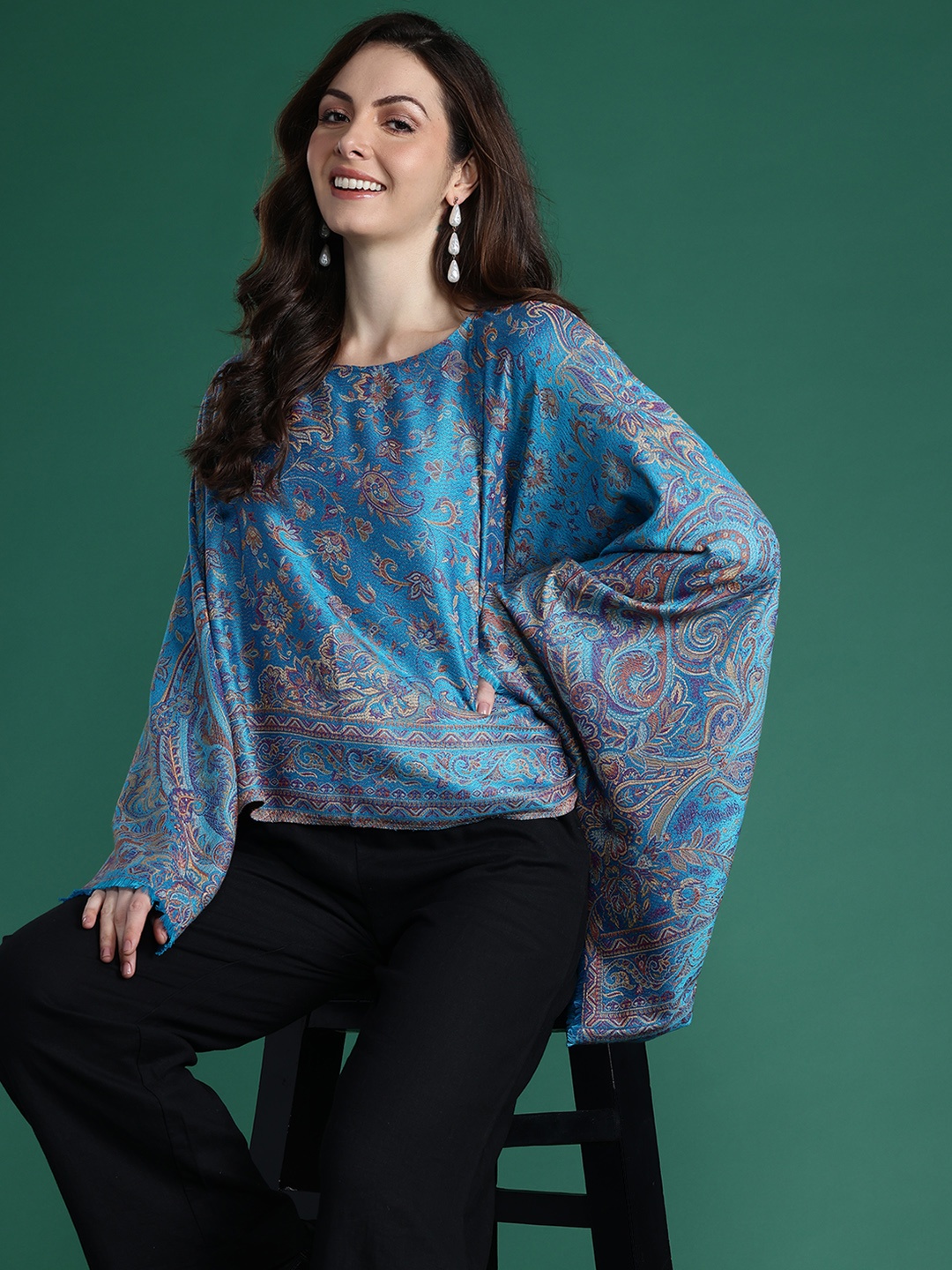 

Sangria Indie Floral Woven Design Flared Kimono Sleeve Kaftan Top, Blue