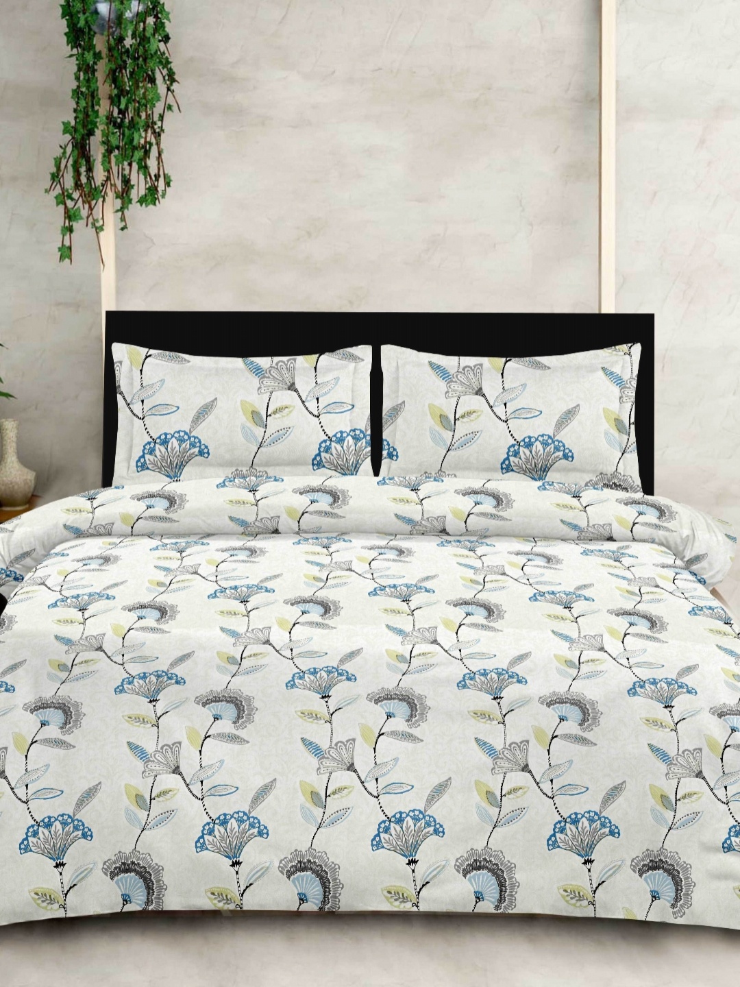

Ariana Blue & Off White Floral Printed Cotton 210 TC King Bedsheet Set 2.70 m x 2.70 m