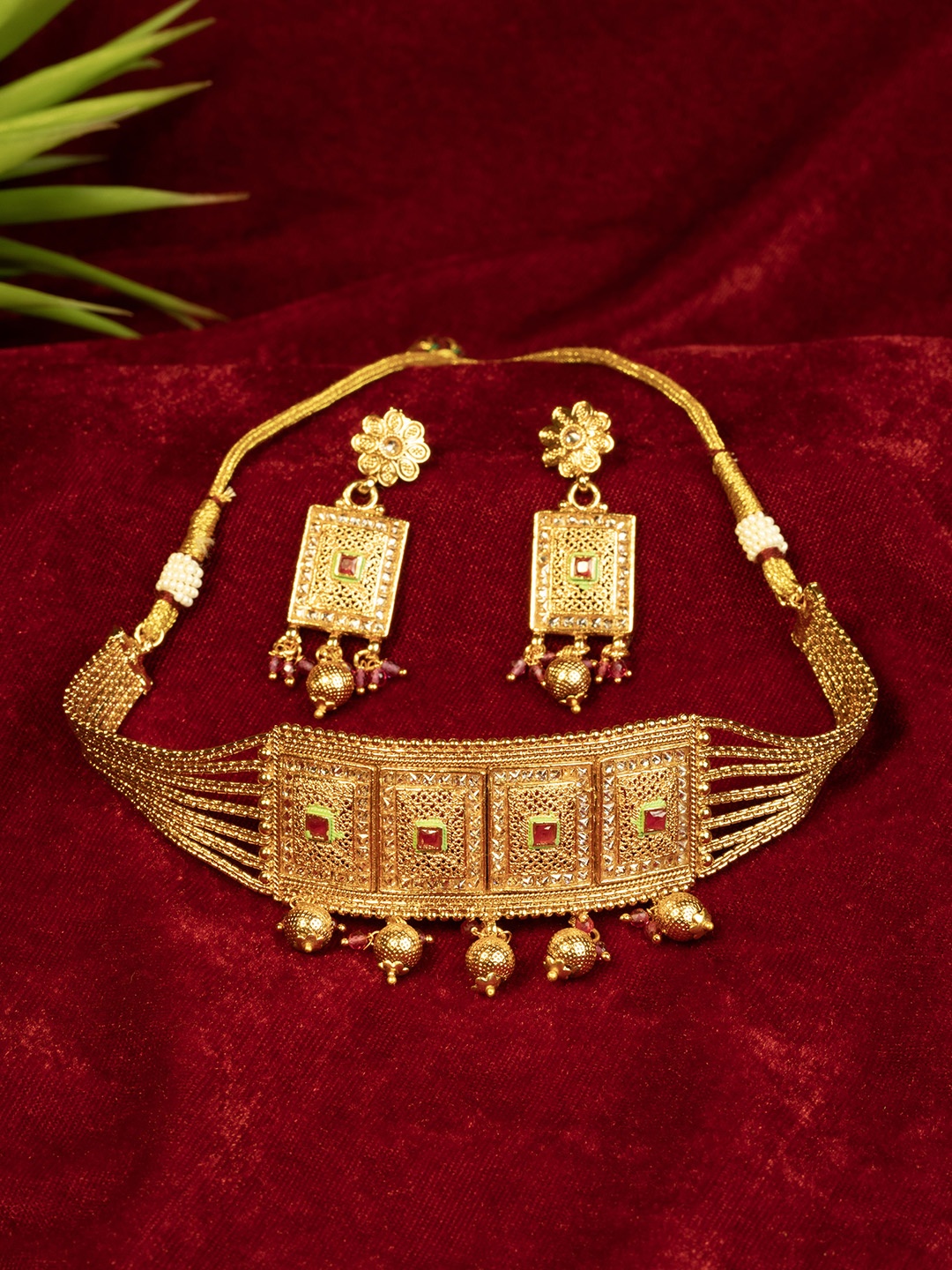

GOLD CASH Gold-Plated Necklace Set