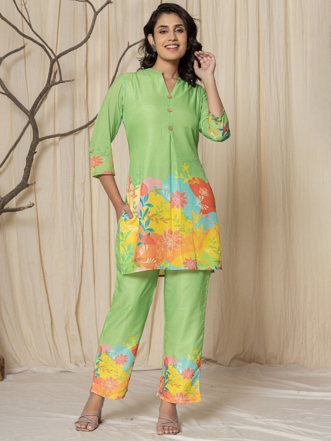 

VEDANA Printed Mandarin Collar Tunic With Trouser, Lime green