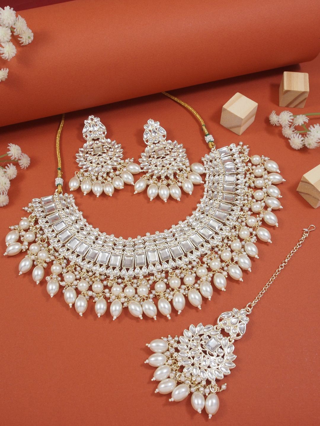 

I Jewels Gold-Plated Artificial Stones and Beads Studded & Beaded Jewellery Set