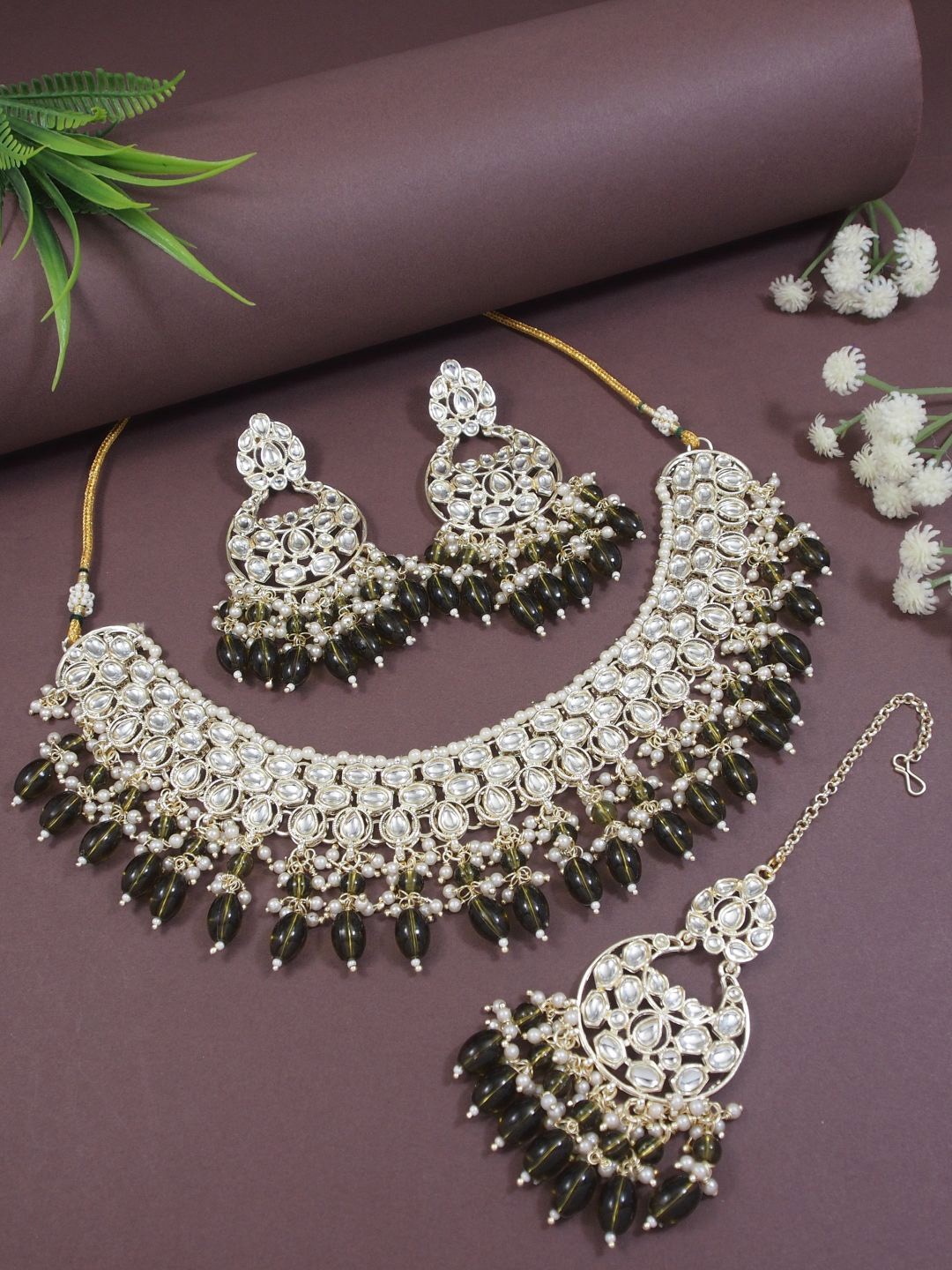 

I Jewels Gold-Plated Artificial Stones and Beads Studded & Beaded Jewellery Set
