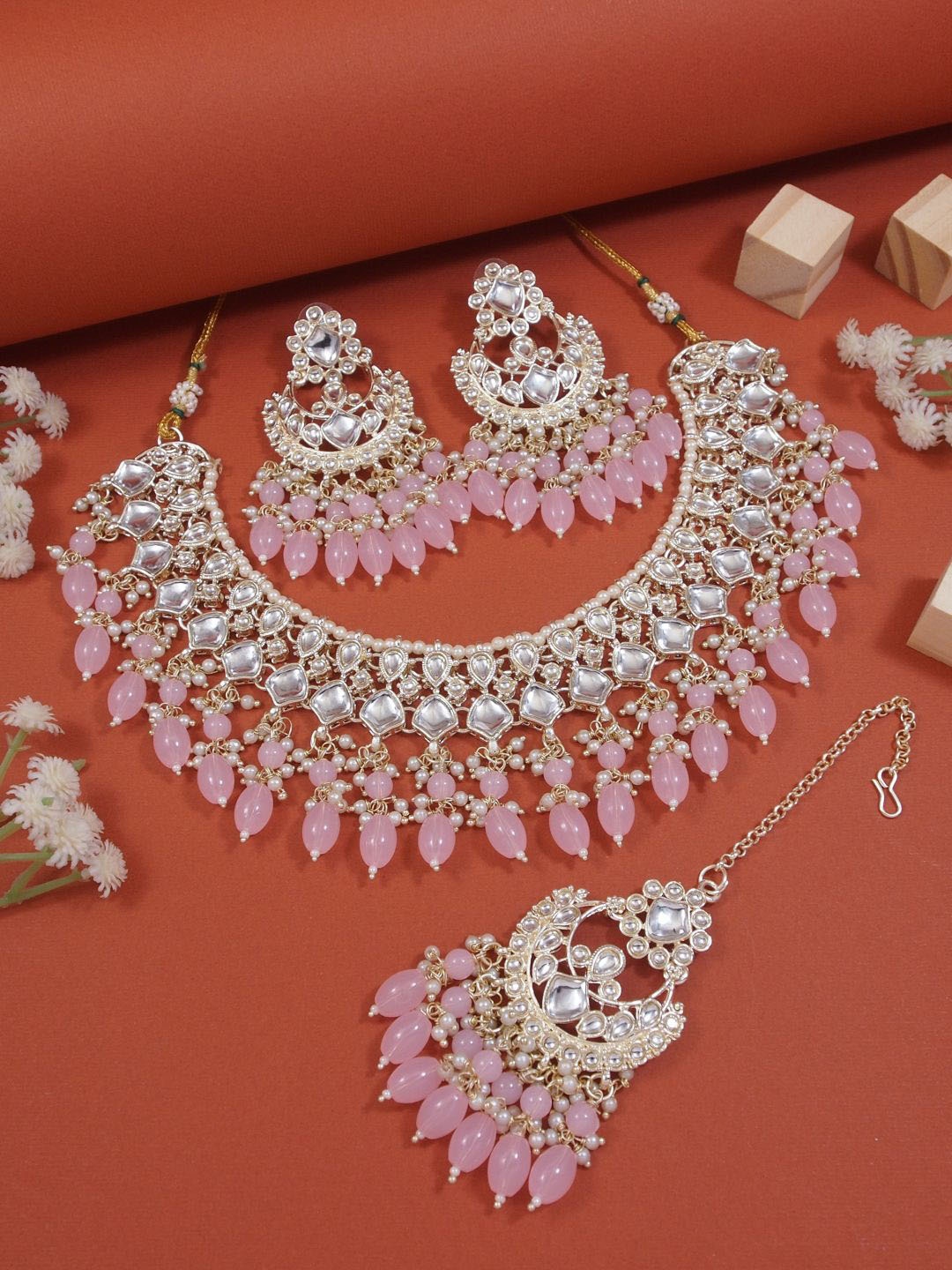 

I Jewels Gold-Plated Artificial Stones and Beads Studded & Beaded Jewellery Set