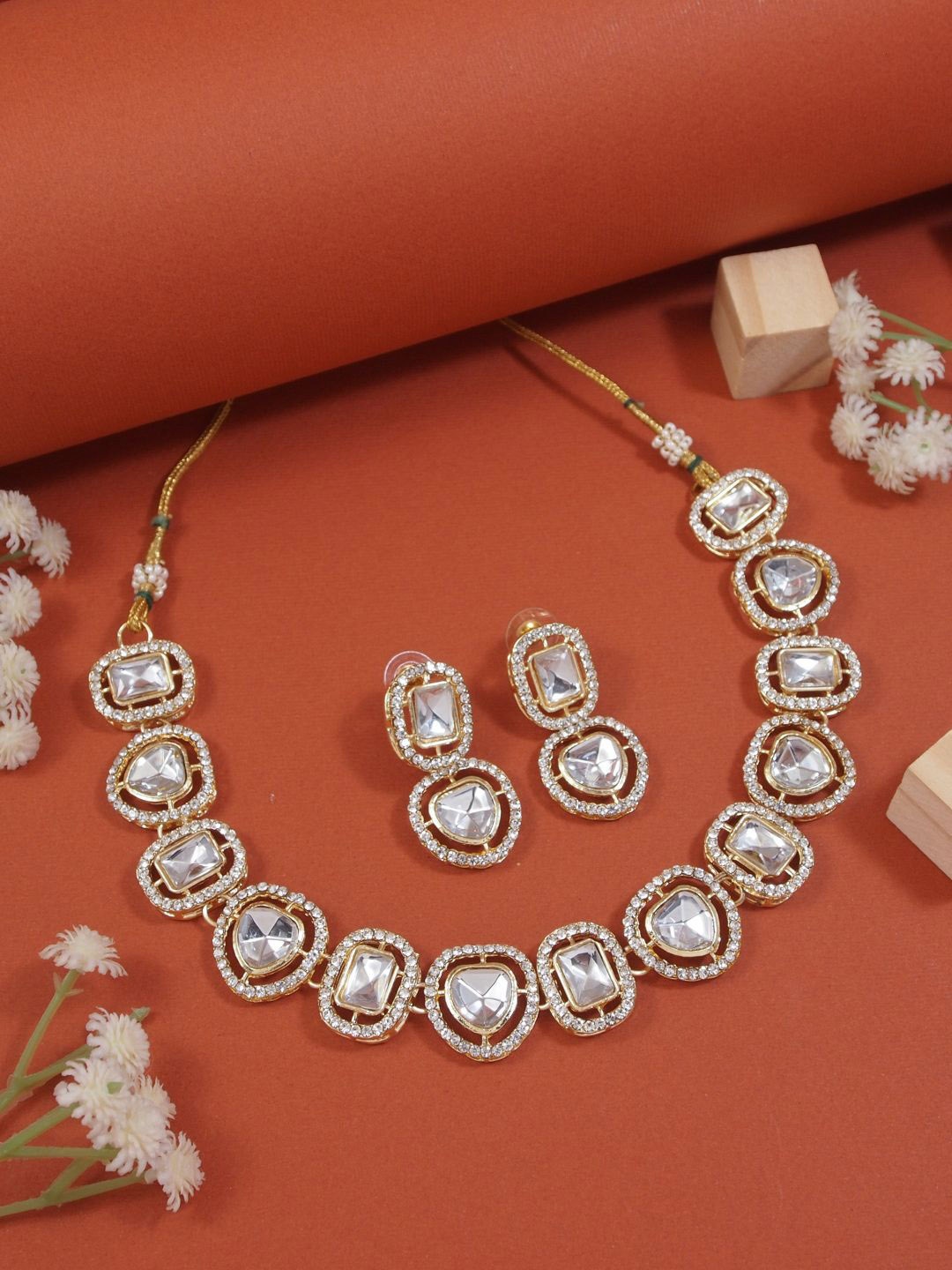 

I Jewels Gold-Plated Artificial Stones and Beads Studded Jewellery Set