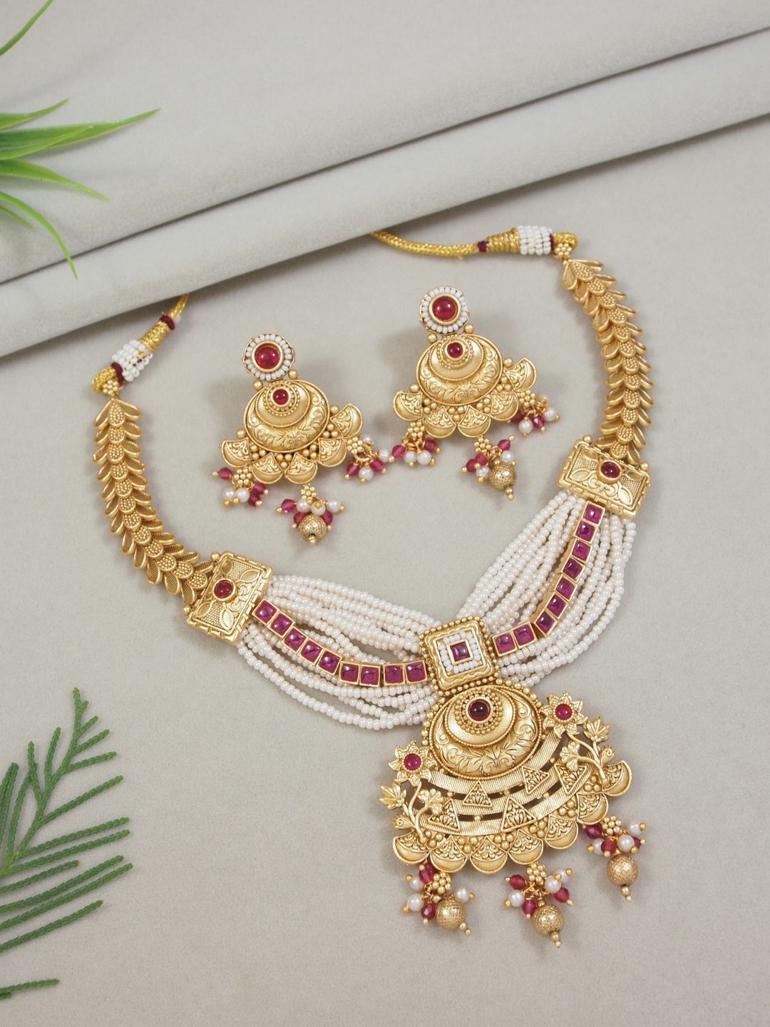 

I Jewels Gold-Plated Artificial Stones & Ruby Studded & Beaded Jewellery Set