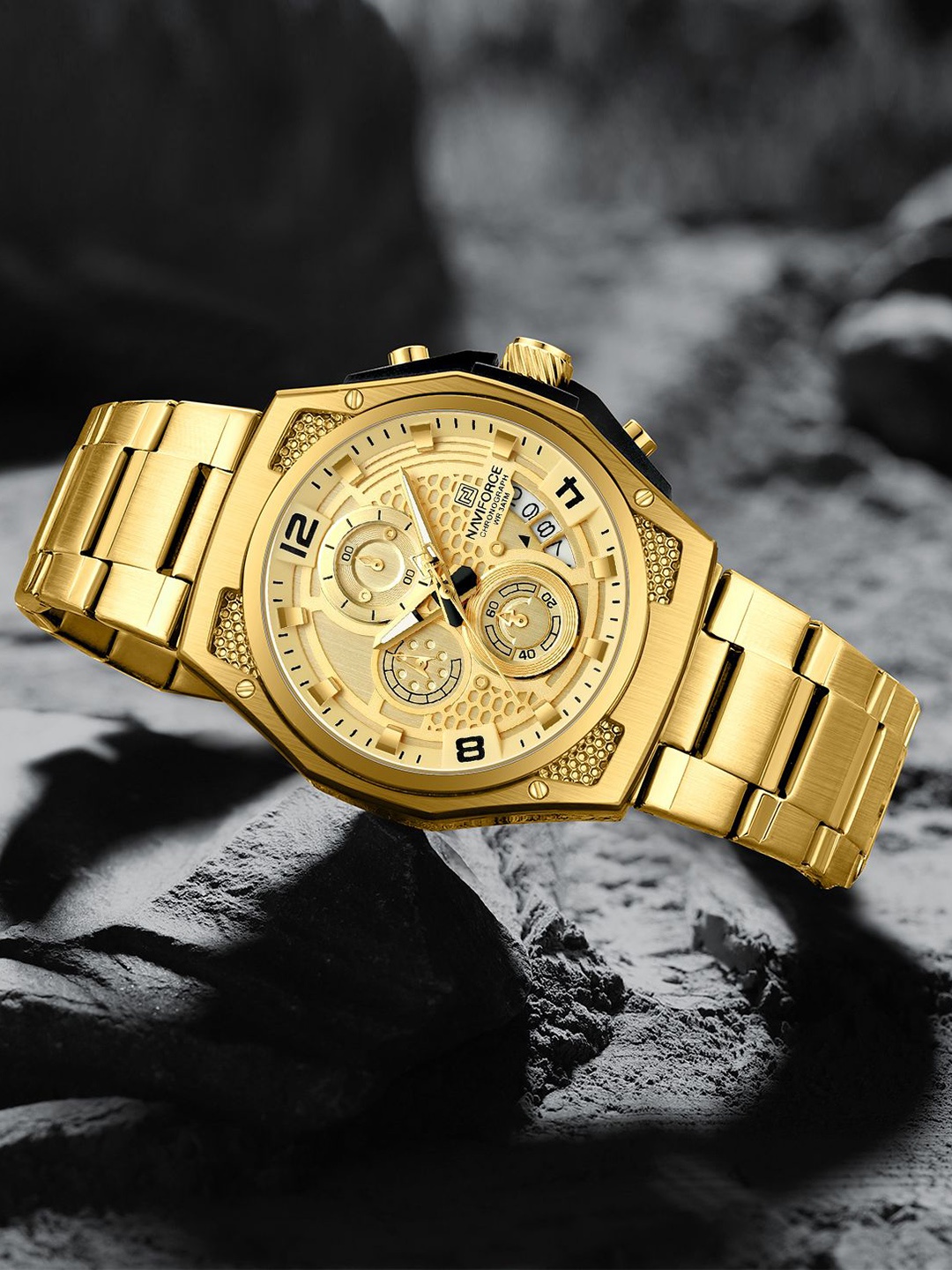 

Naviforce Men Dial & Stainless Steel Straps Analogue Chronograph Watch NF8051S_G G G, Gold