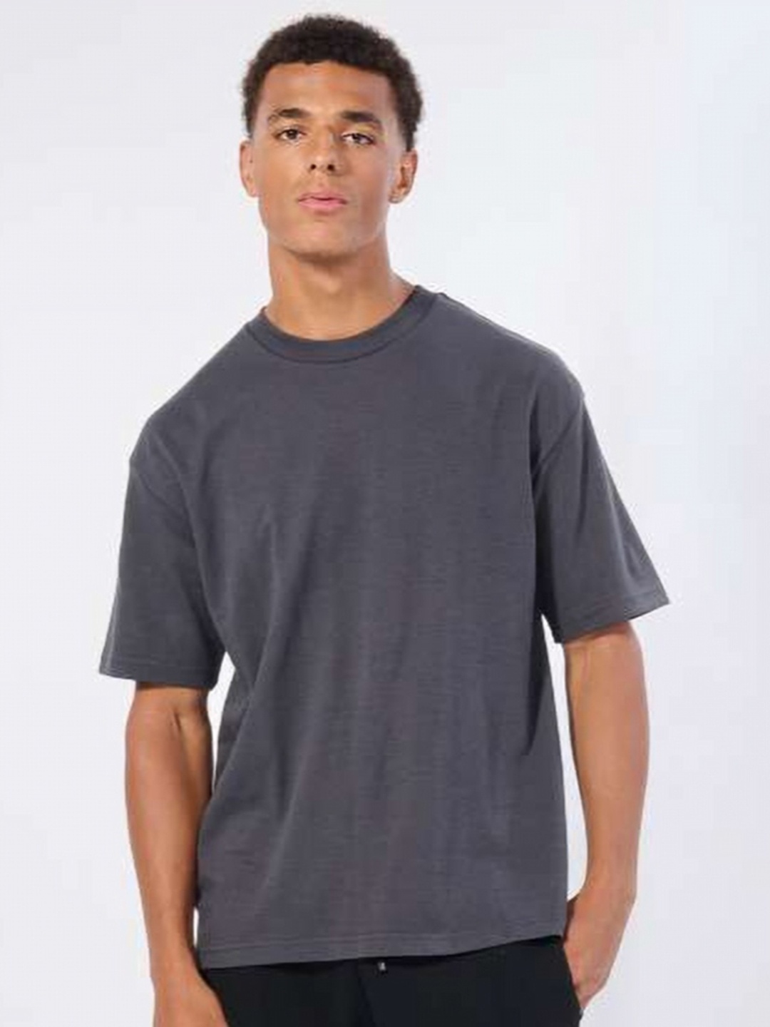 

CELSIUS Men Solid Moisture Wicking Oversized T-shirt, Charcoal