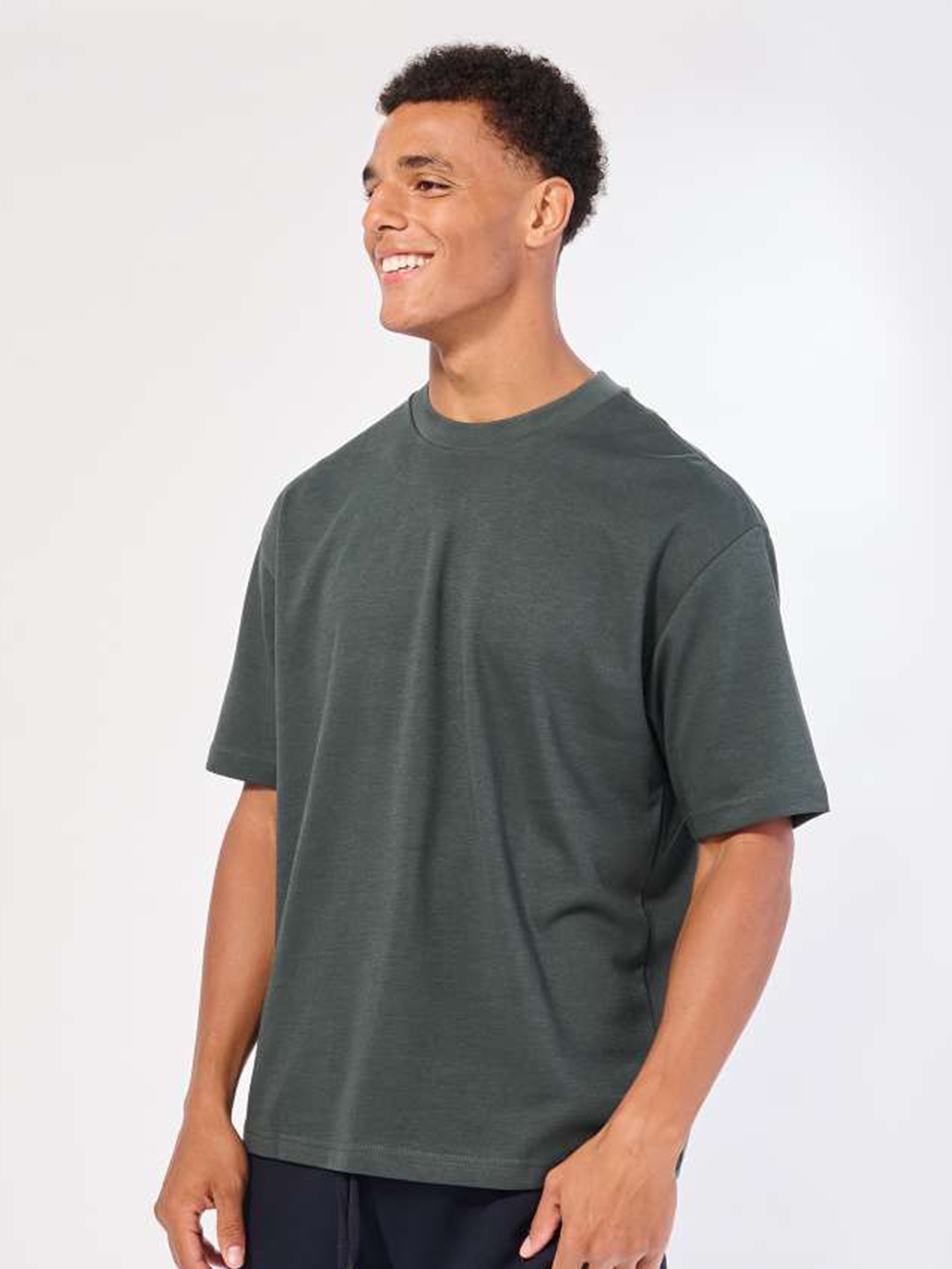 

CELSIUS Men Solid Moisture Wicking Relaxed Fit T-shirt, Grey