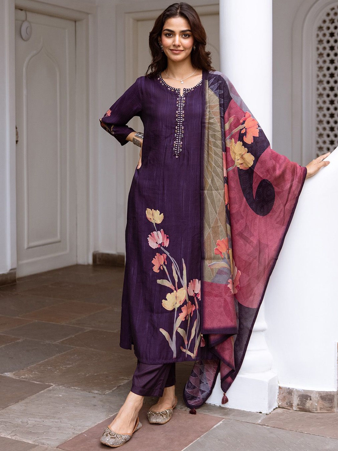 

Ishin Floral Printed Notched Neck Straight Kurta with Trousers & Dupatta, Purple