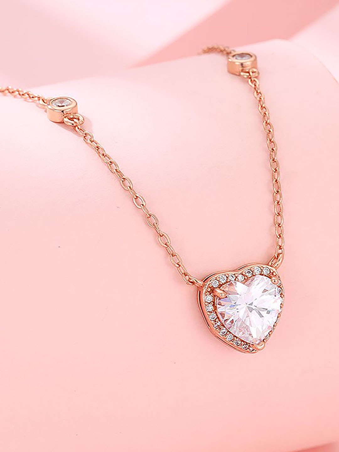 

SILMORA Silver-Plated Artificial Stones Pendant with Chain, Rose gold