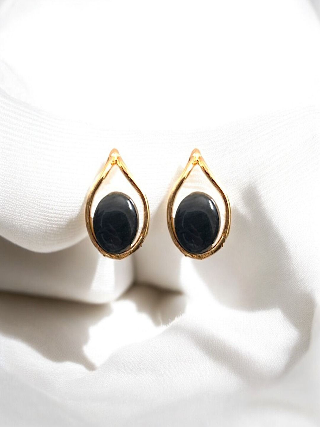 

AccessHer Gold-Plated Artificial Stones Studded Teardrop Shaped Studs, Black