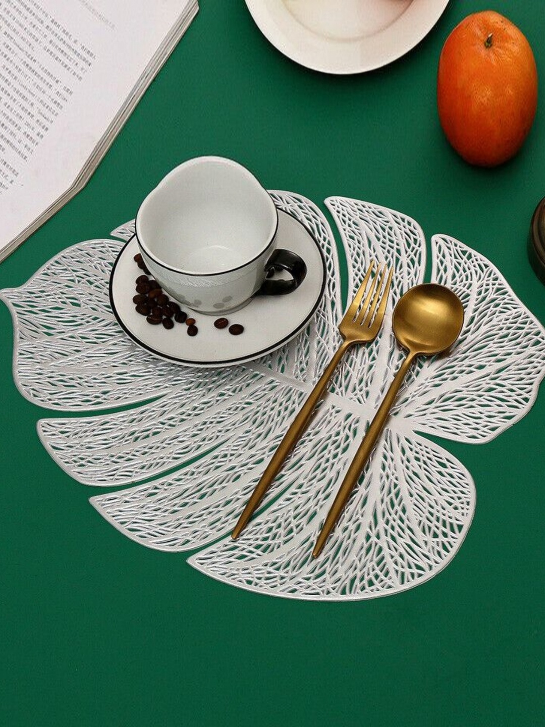 

LooMantha 2-Pcs Grey Kamal Table Placemats