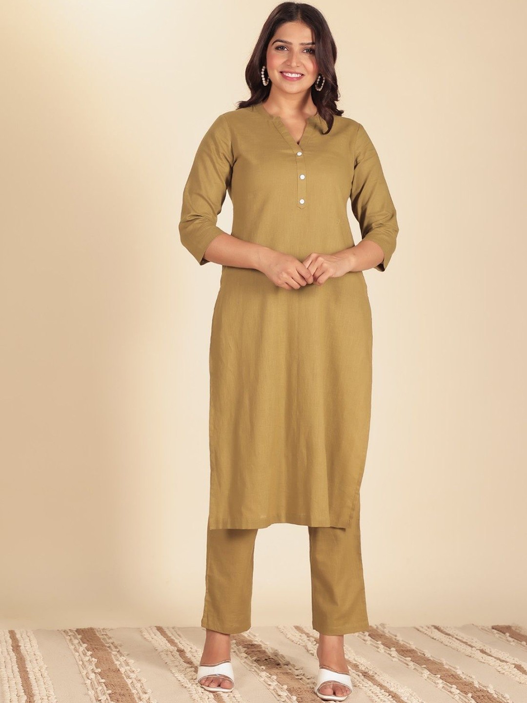 

Aramya Mandarin Collar Cotton Straight Kurta With Trousers, Green