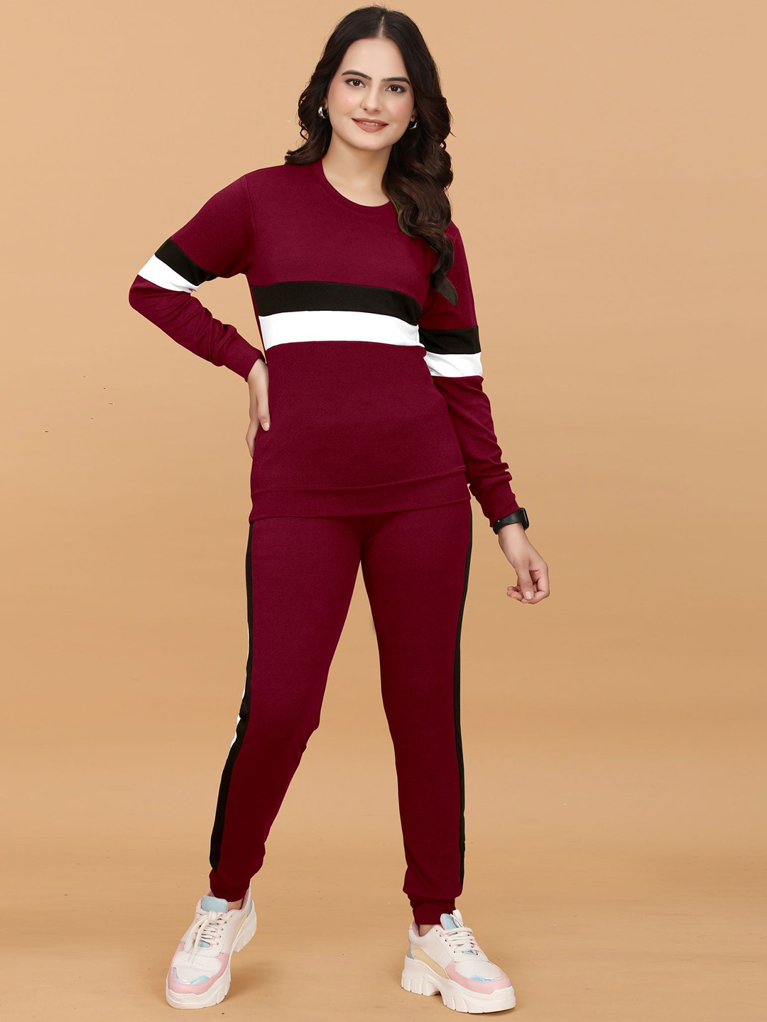 

DTR FASHION Women Striped Mid-Rise Tracksuit, Maroon