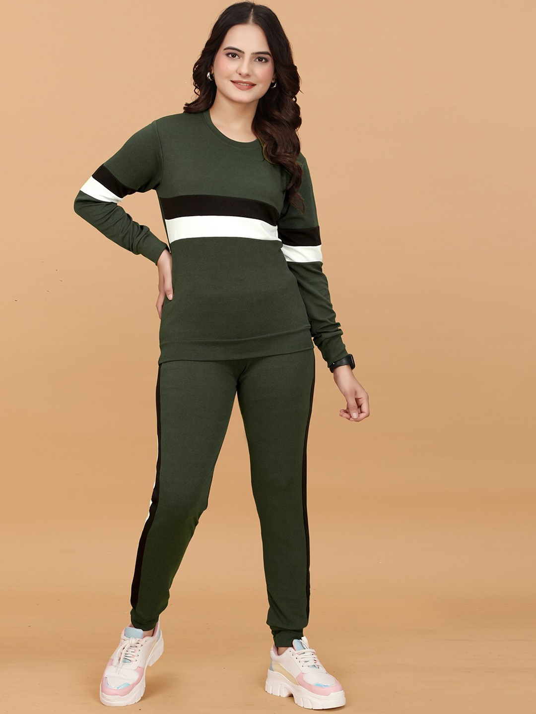 

DTR FASHION Women ColorBlocked Mid-Rise Tracksuits, Green