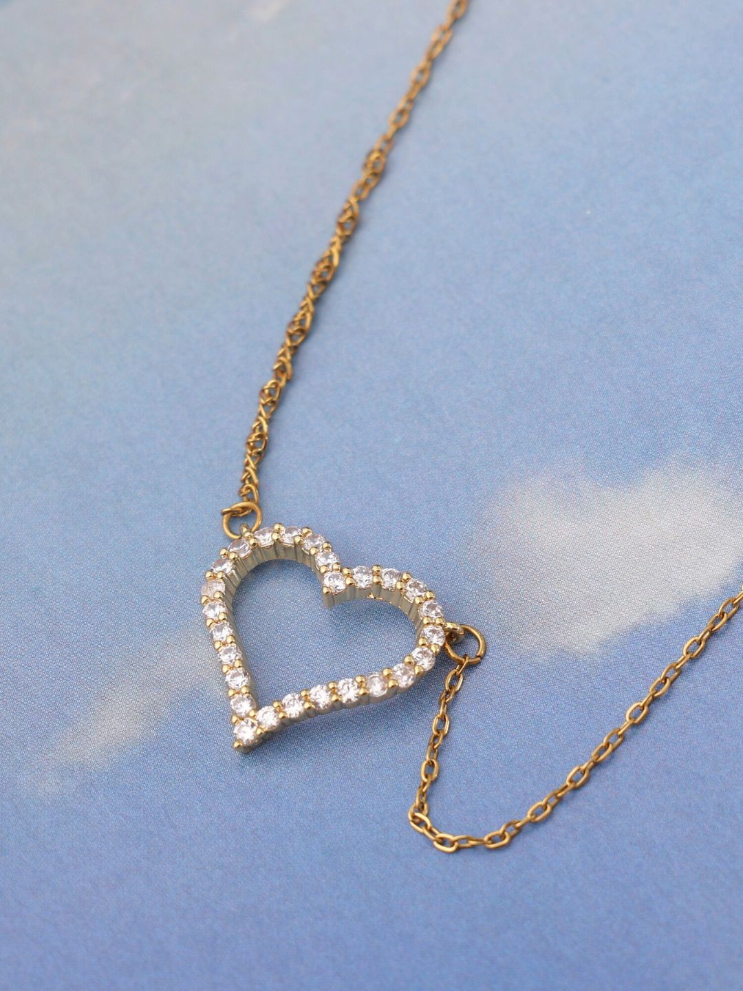 

SALVE Gold-Plated Heart Shaped Stainless Steel CZ Pendant with Chain