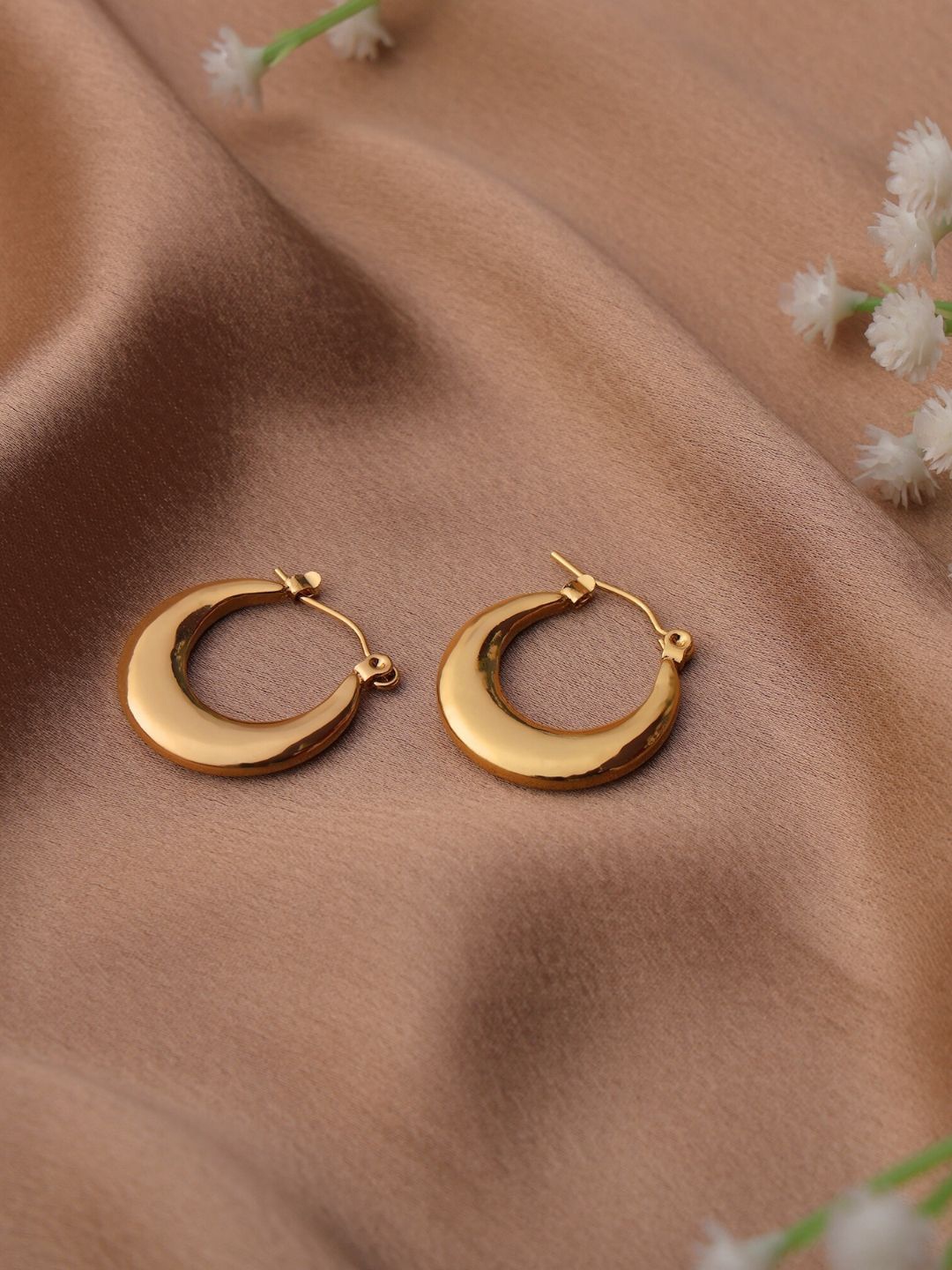 

SALVE Circular Shaped Hoop Earrings, Gold