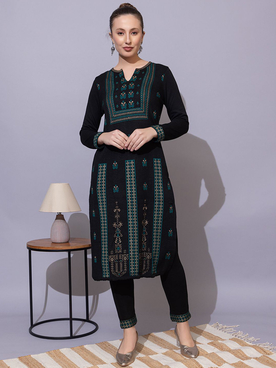 

KEIKO Ethnic Motifs Printed Notch Neck Straight Kurta with Trousers, Black