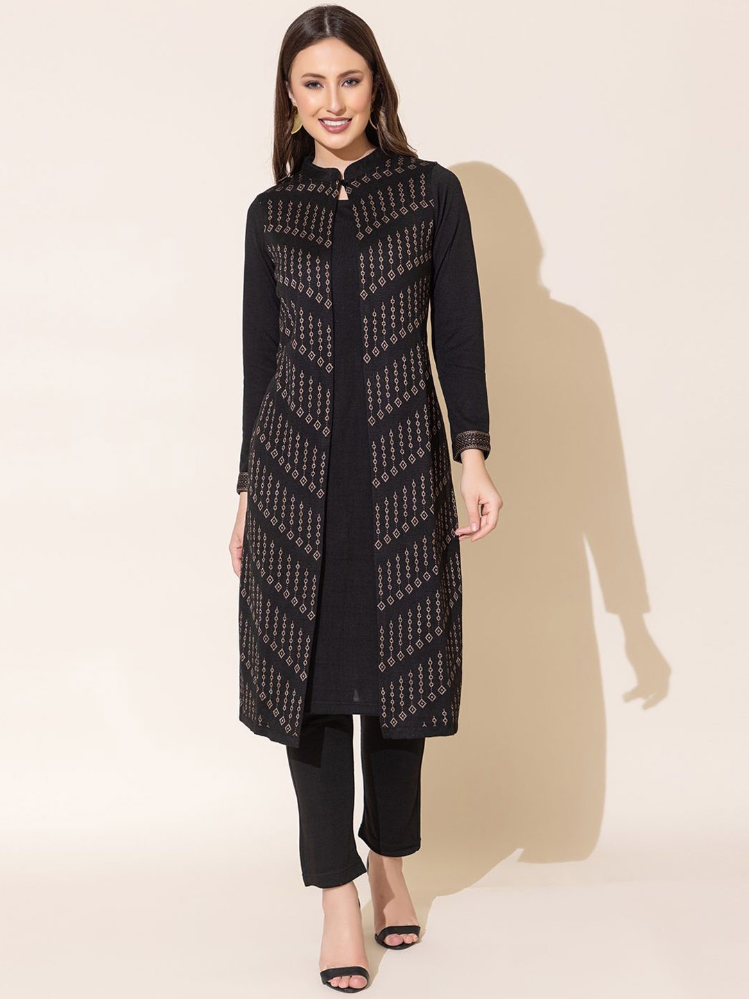 

KEIKO Ethnic Motifs Printed Mandarin Collar Straight Kurta with Trousers, Black