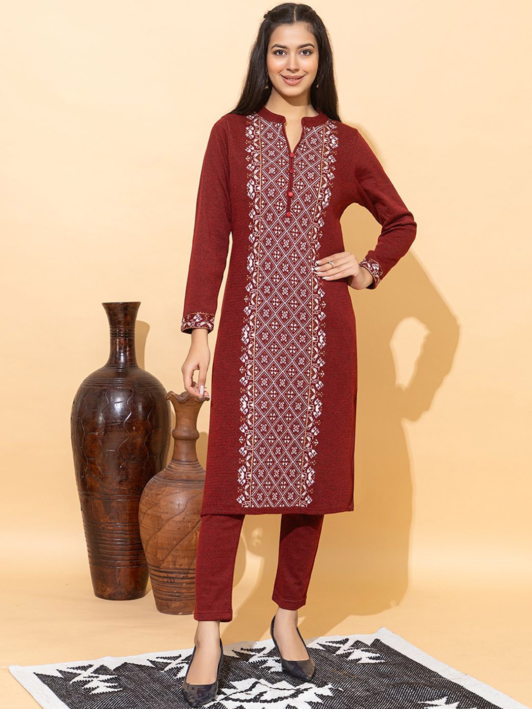 

KEIKO Ethnic Motifs Printed Mandarin Collar Straight Kurta with Trousers, Maroon