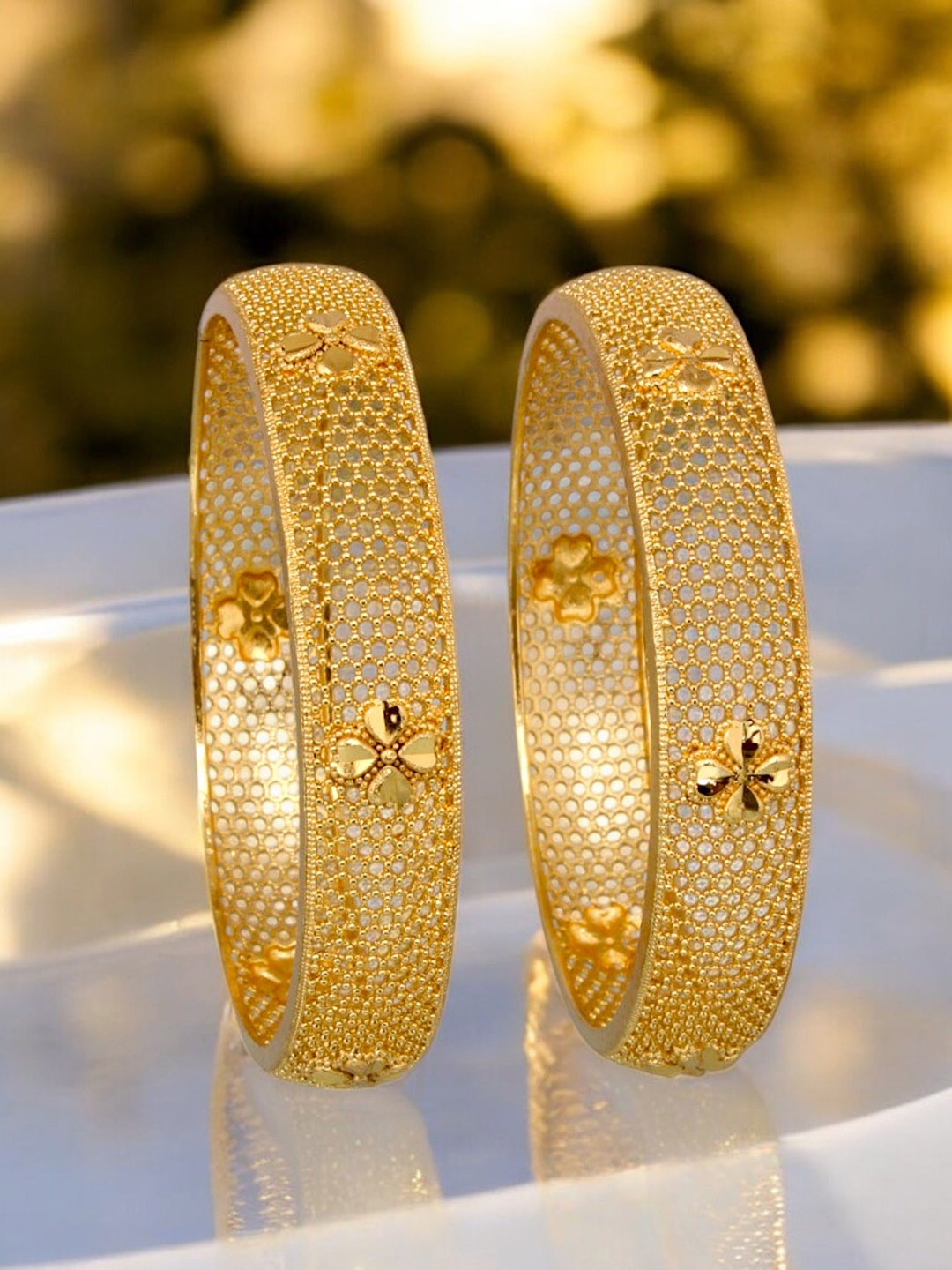 

LUCKY JEWELLERY Set of 2 Floral Design 18KT One Gram Gold Plated Bangles
