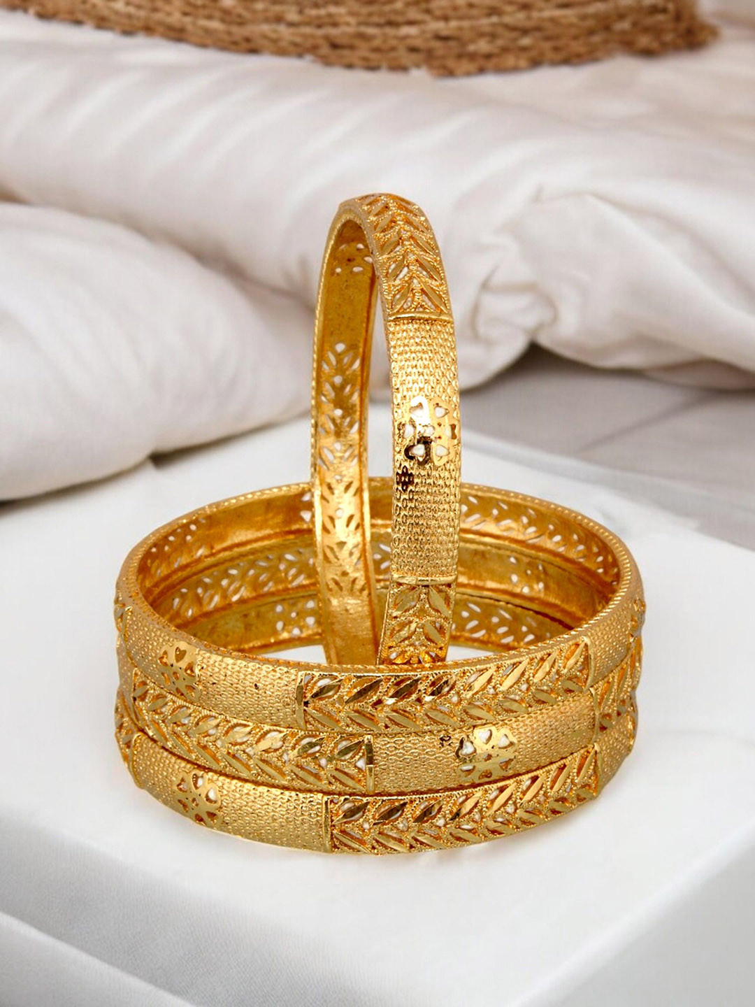 

LUCKY JEWELLERY Set of 4 Traditional Designer 18KT One Gram Gold Plated Bangles