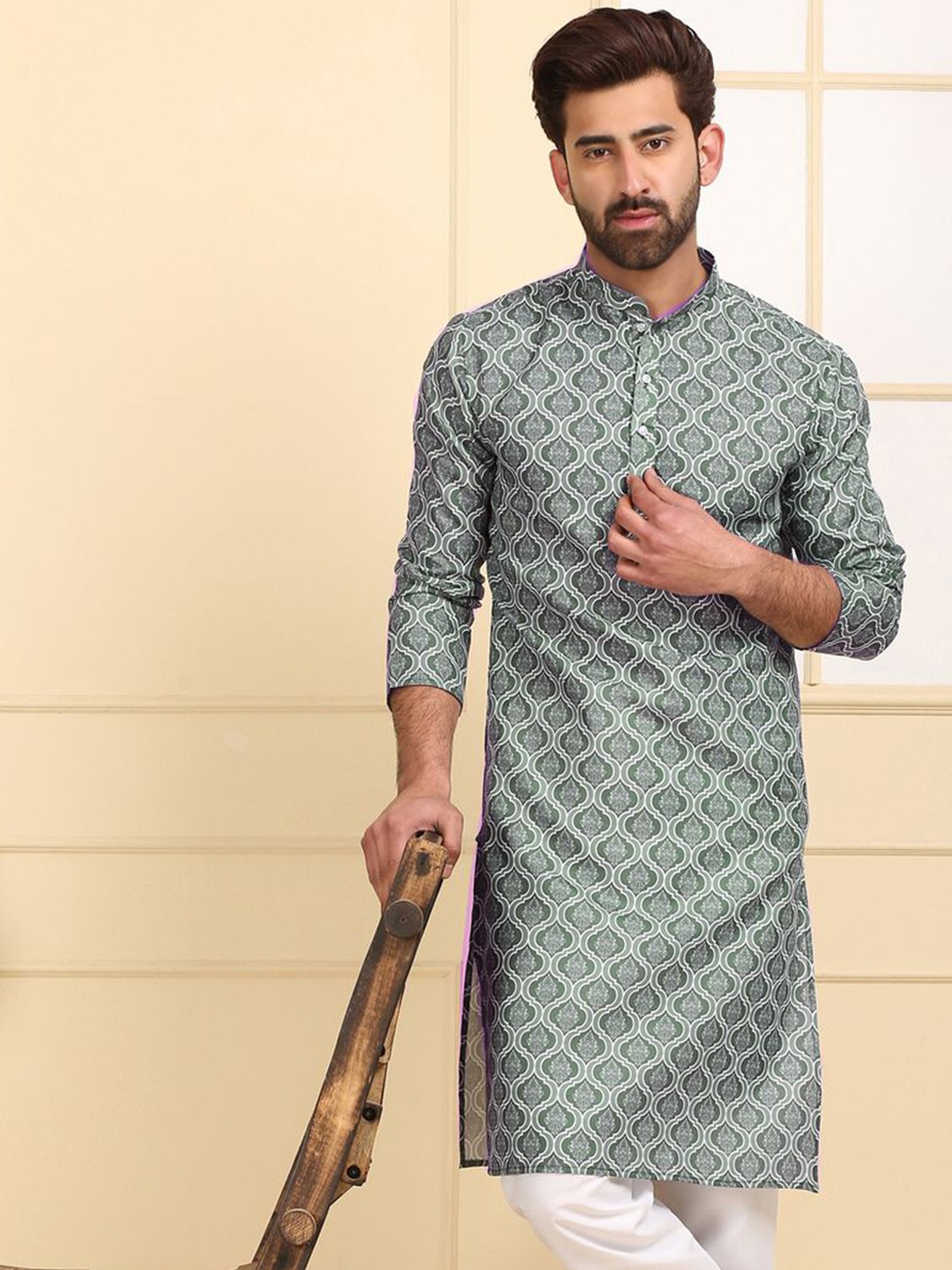 

Larwa Ethnic Motifs Printed Mandarin Collar Straight Kurta With Pyjamas, Green