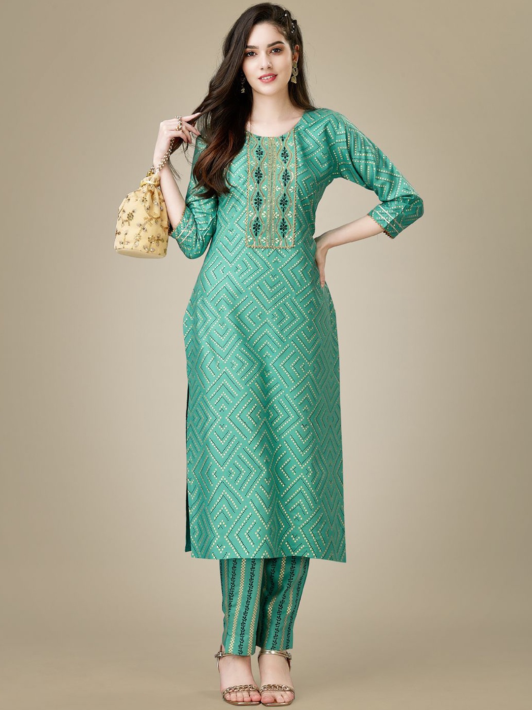 

BERISTON Ethnic Motifs Printed Sequinned Straight Kurta With Trouser, Green