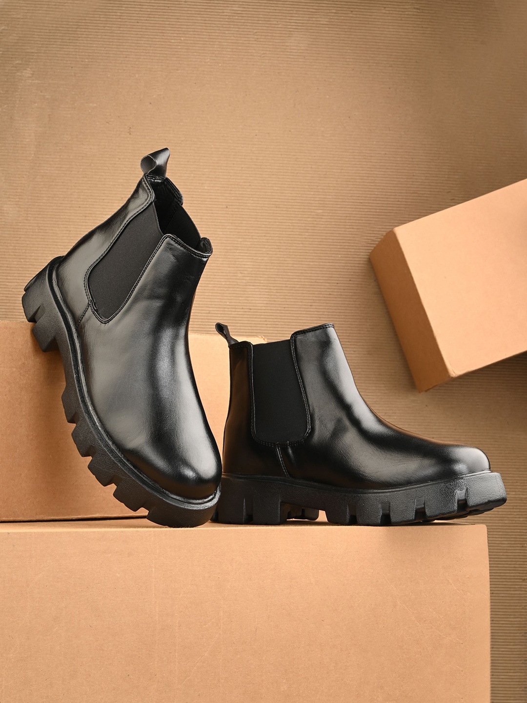 

Hirels Men PU Chelsea Boots, Black