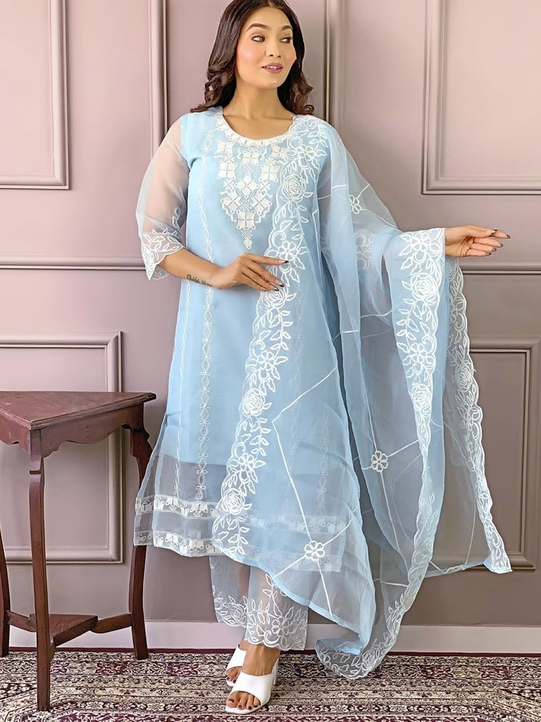 

Bought First Floral Embroidered Organza Straight Kurta With Trousers & Dupatta, Blue