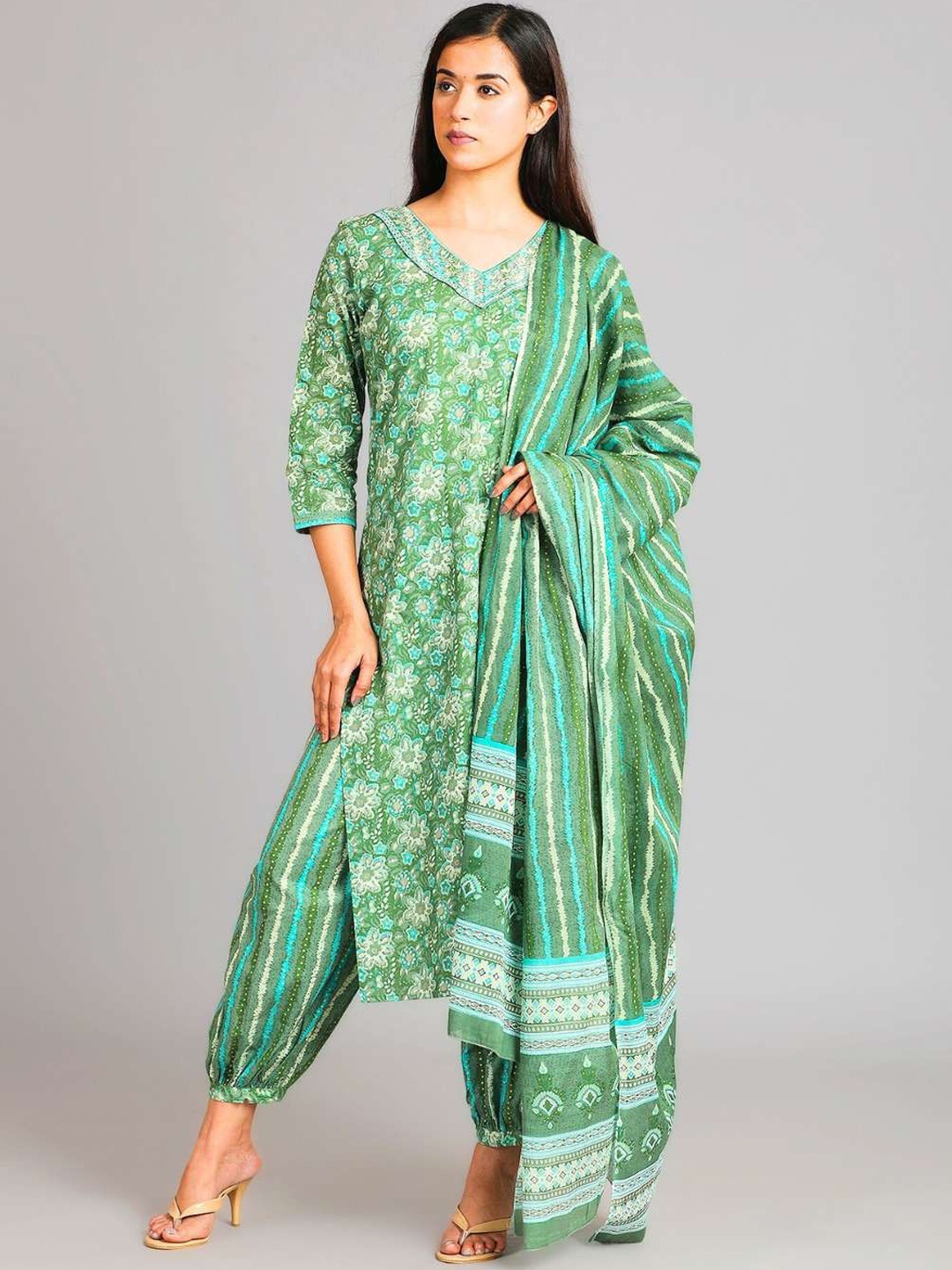 

AAVARANA BY KARNIKA Floral Printed V Neck Pure Cotton Kurta With Salwar And Dupatta, Green