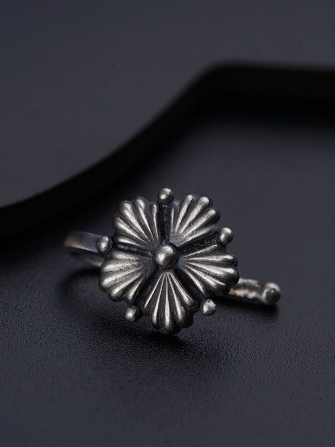 

House of Aadyaa Stud Nosepin, Silver