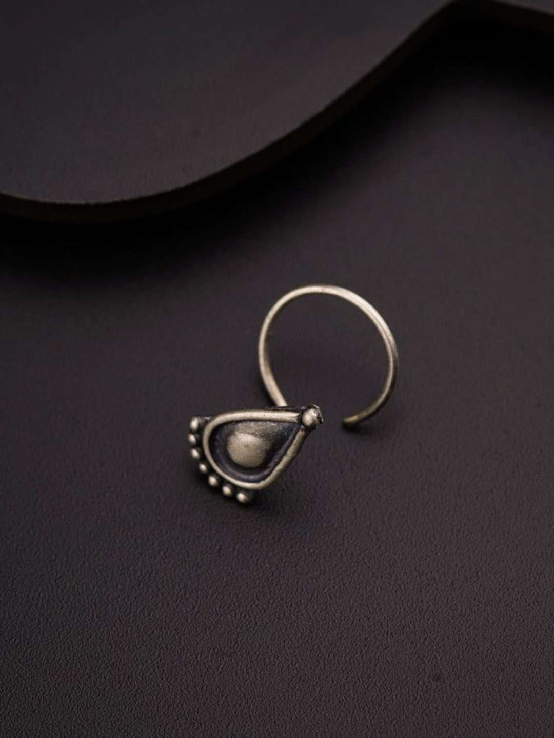

House of Aadyaa Stud Nosepin, Silver