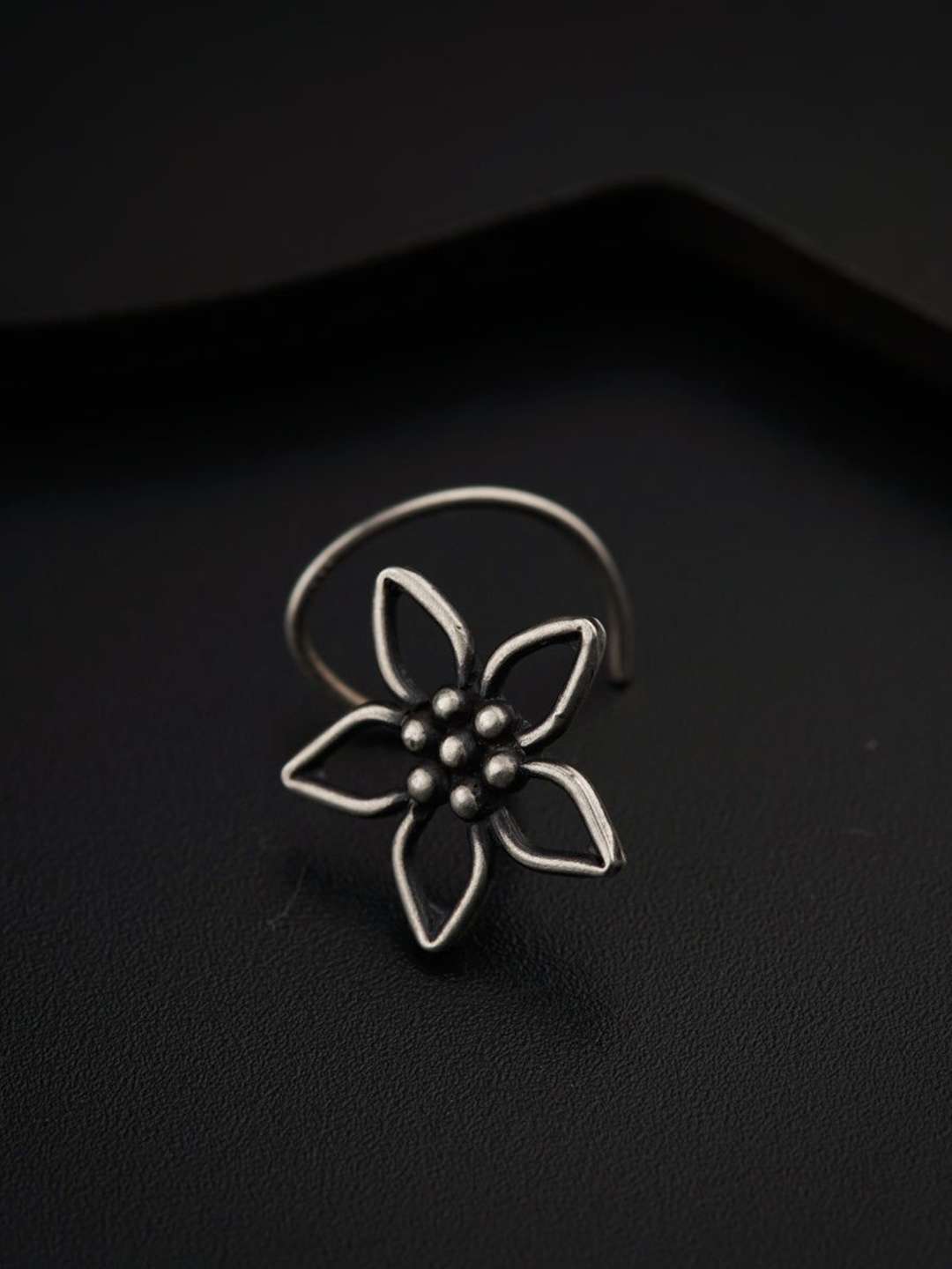 

House of Aadyaa Stud Nosepin, Silver
