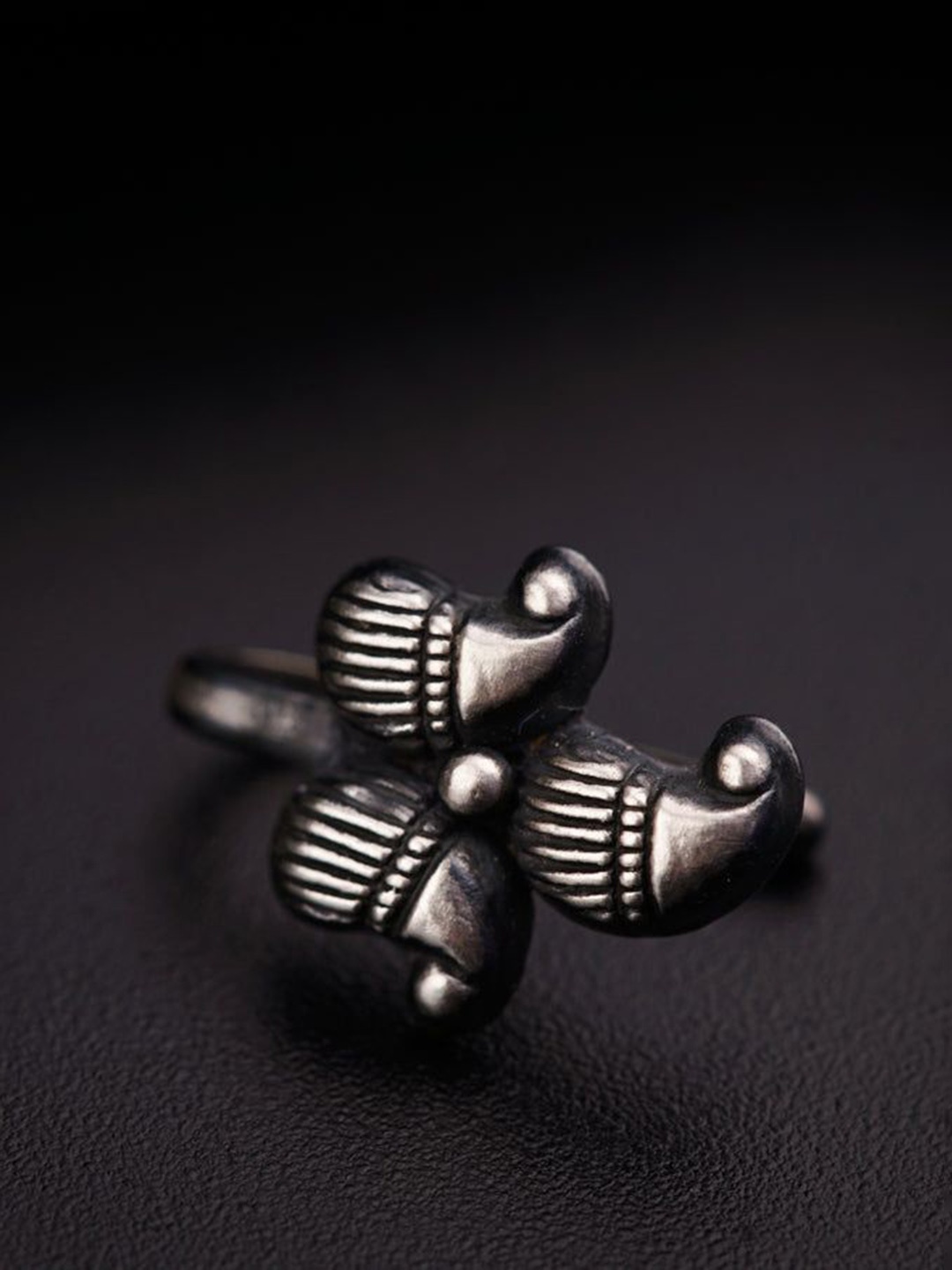 

House of Aadyaa Stud Nosepin, Silver