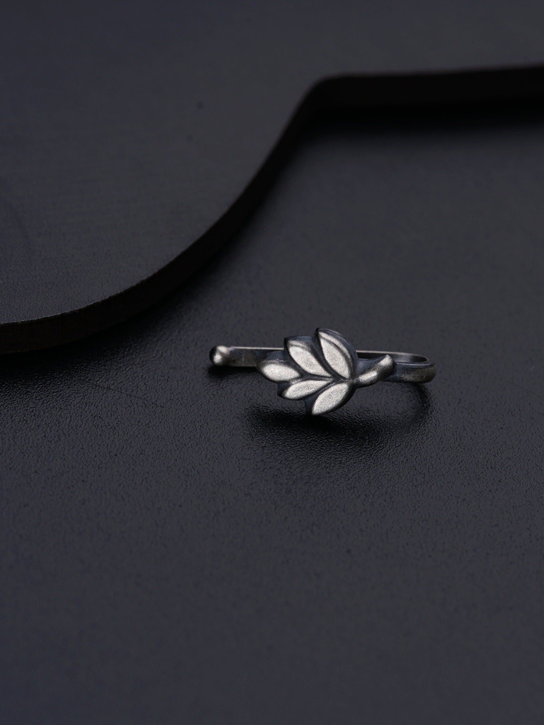 

House of Aadyaa Stud Nosepin, Silver