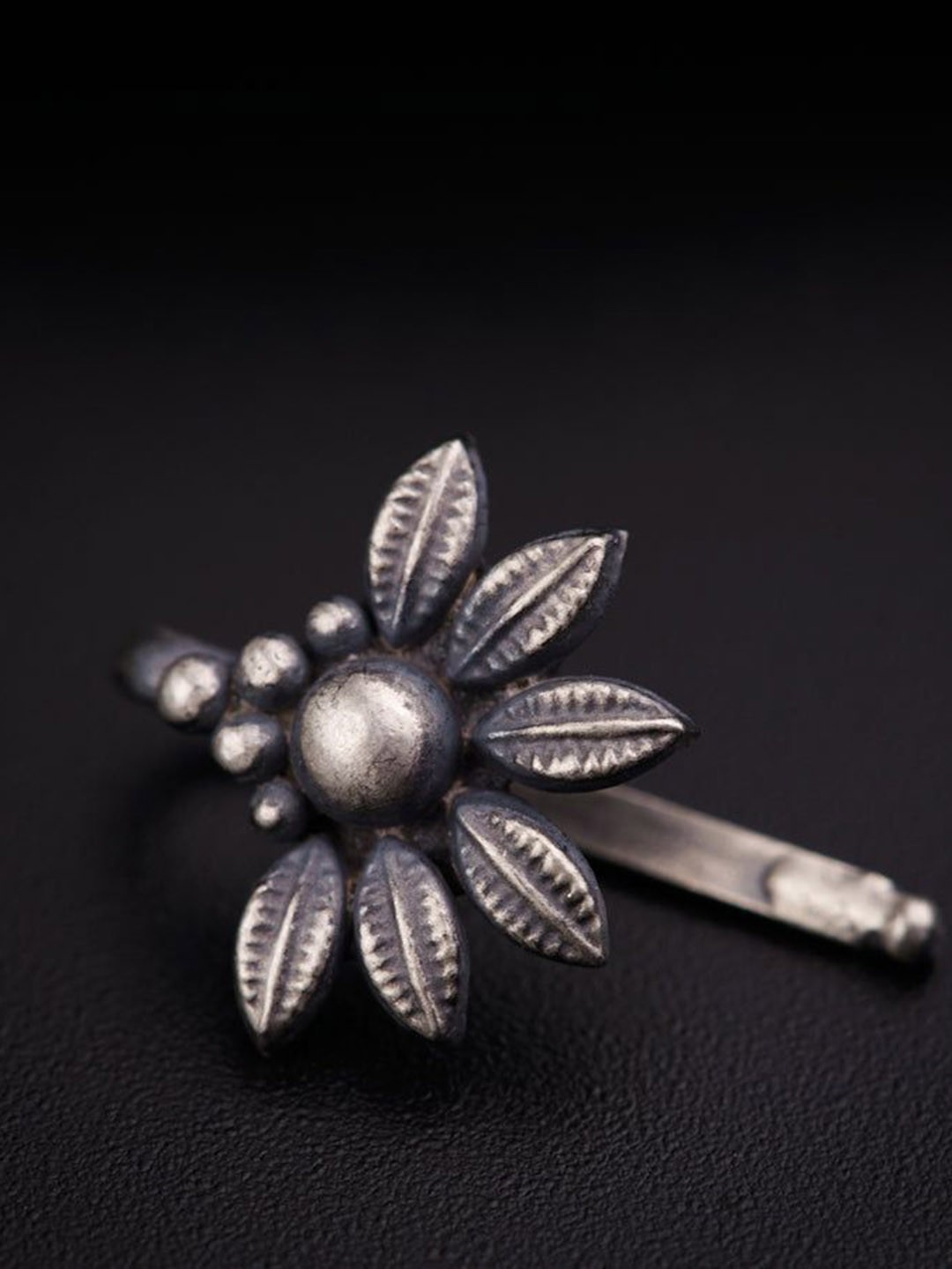 

House of Aadyaa Stud Nosepin, Silver
