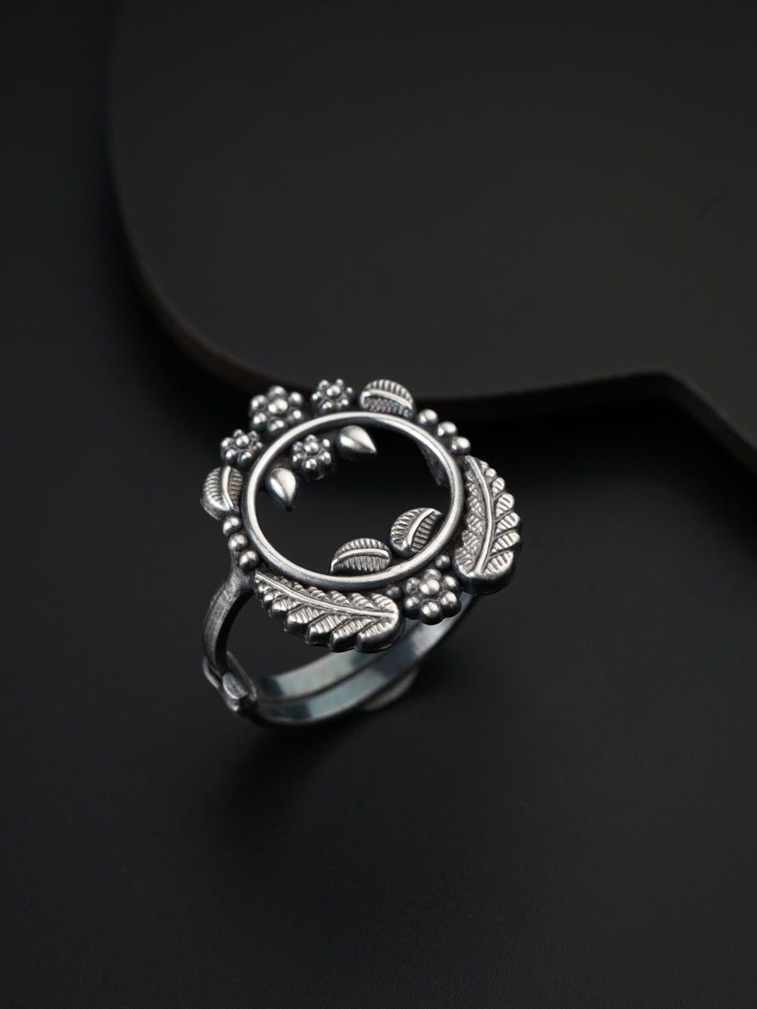 

House of Aadyaa Handcrafted Kudi & Leaf Motif Adjustable Silver Ring