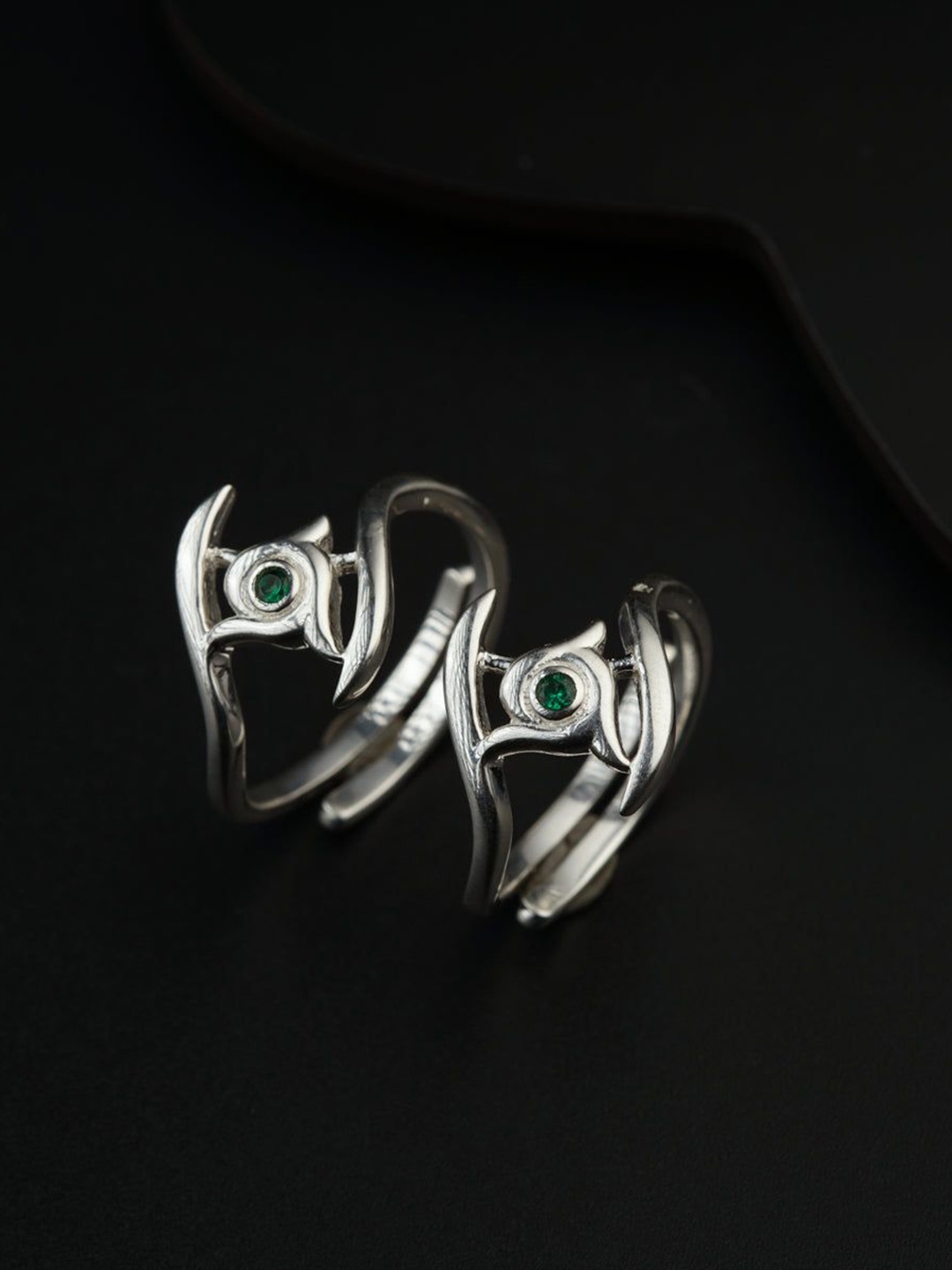 

House of Aadyaa Women Oxidised Toe Rings, Silver