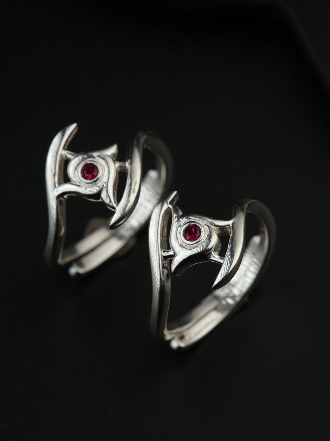

House of Aadyaa Oxidised Toe Rings, Silver