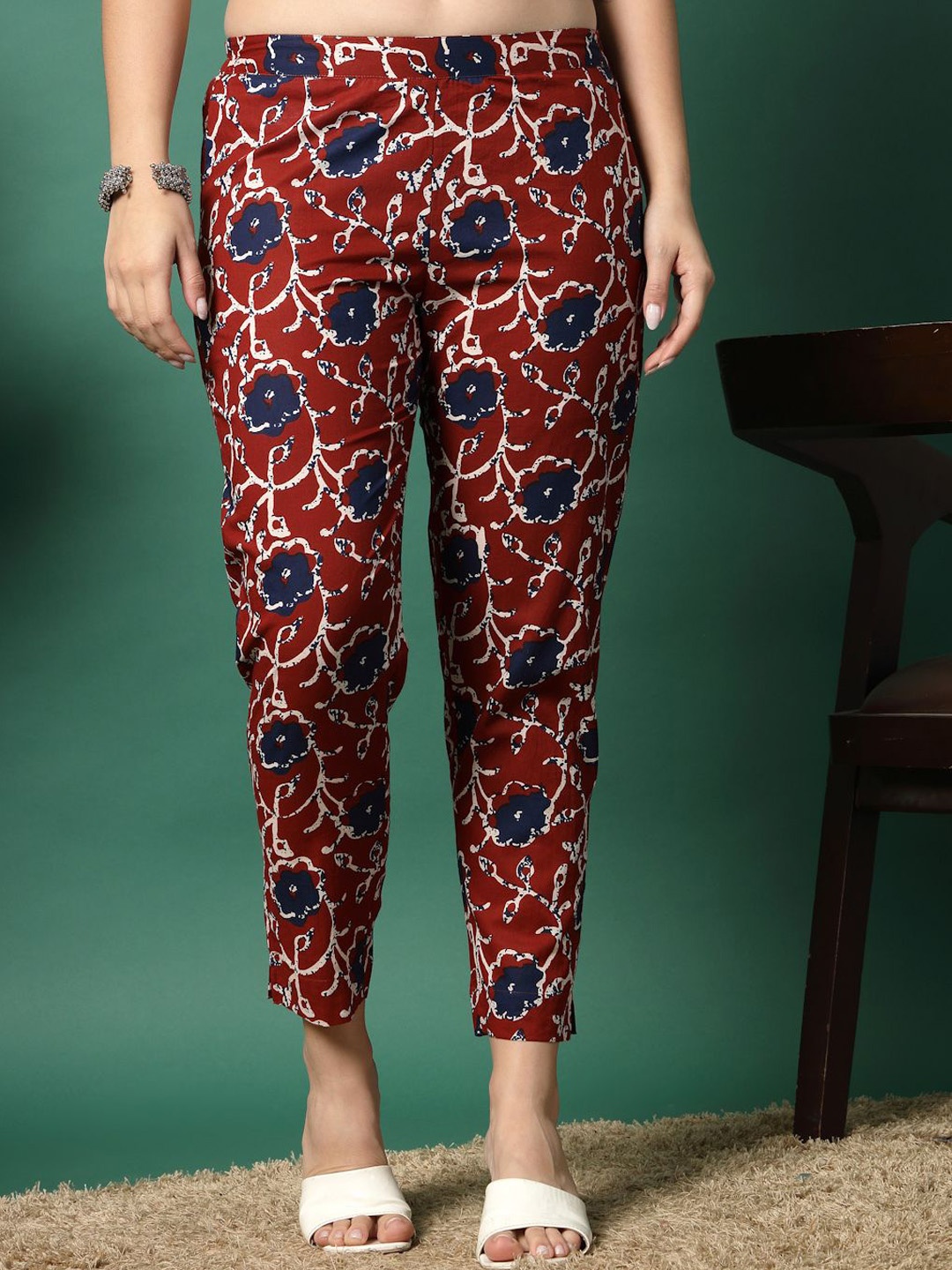 

Sangria Women Floral Printed Cotton Trousers, Maroon