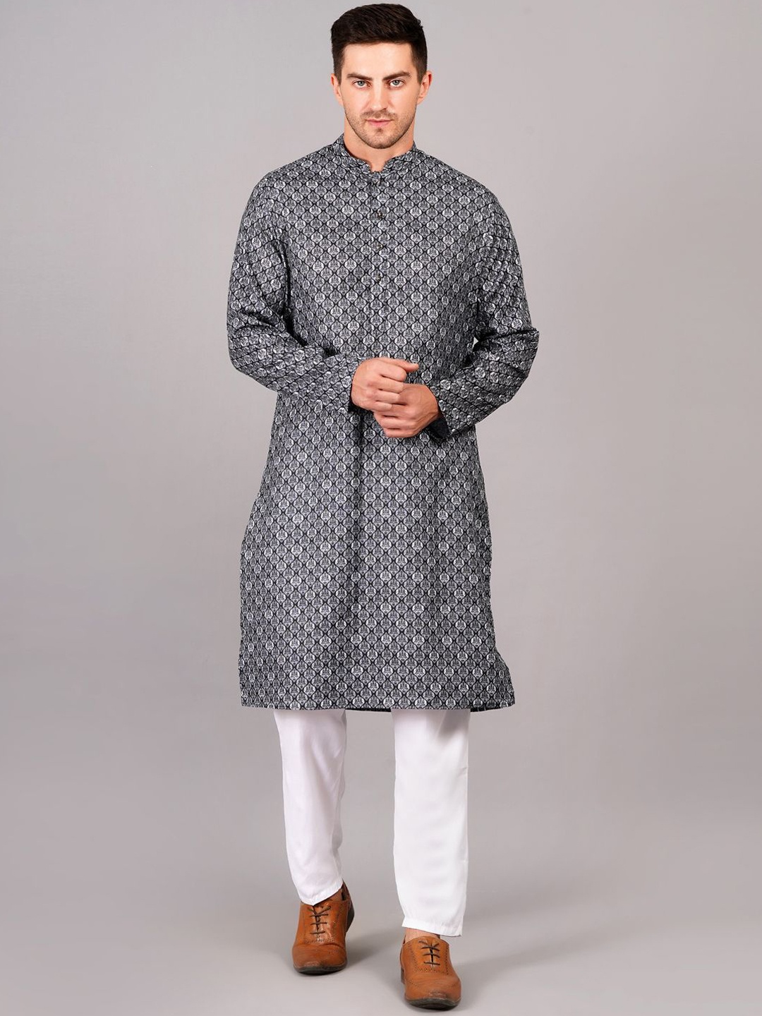 

SG LEMAN Ethnic Motifs Printed Mandarin Collar Straight Kurta With Pyjama, Black