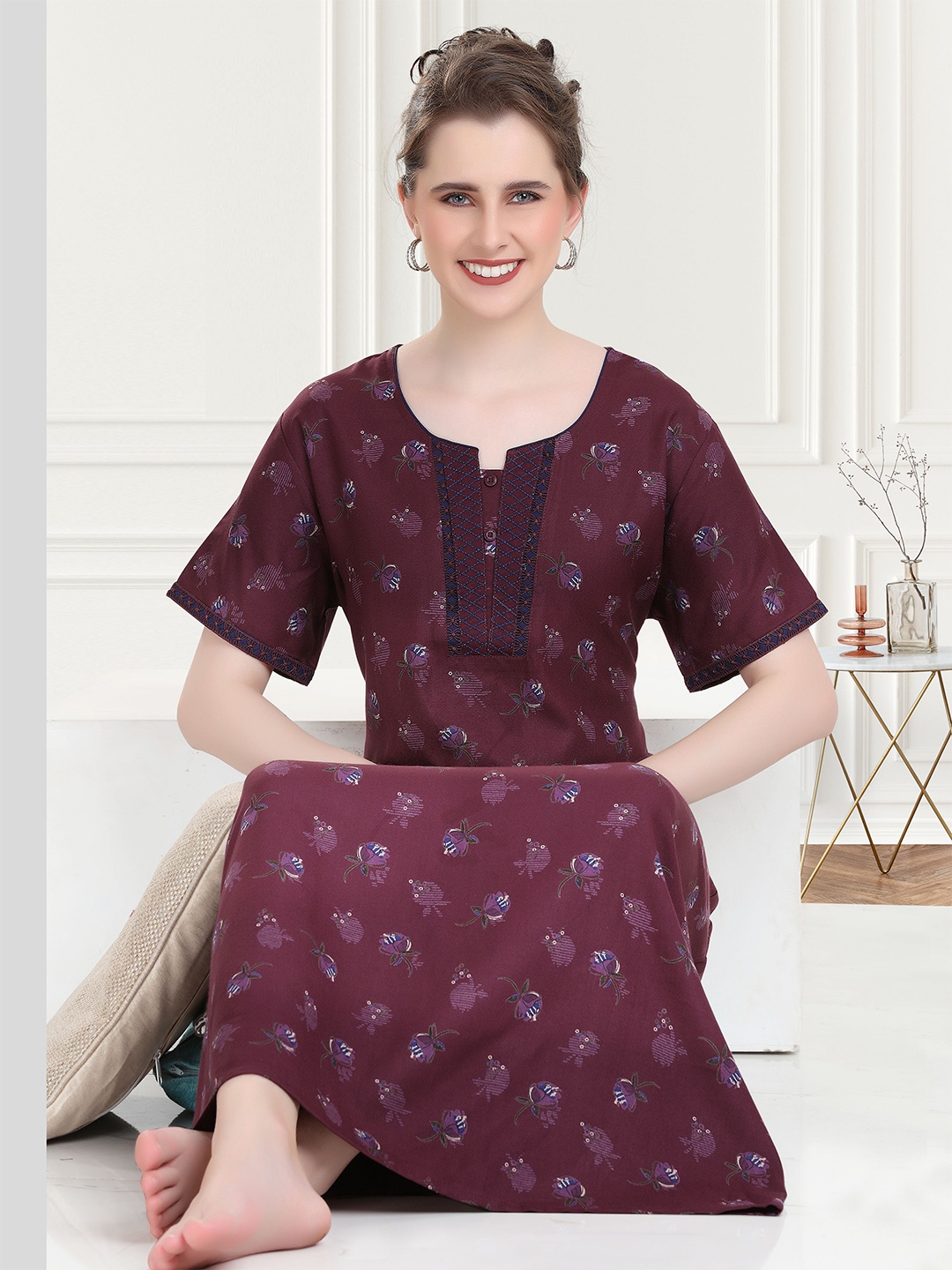 

QUIRA Women Printed Maxi Nightdress, Maroon